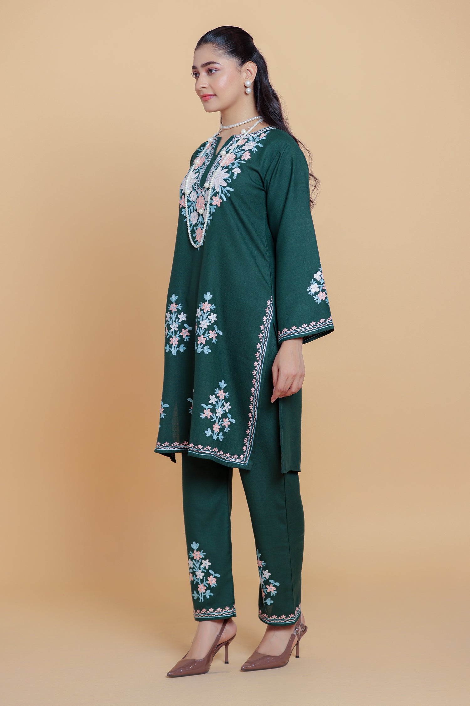 Cotton Kurta Set in Kashmiri Aari - Green