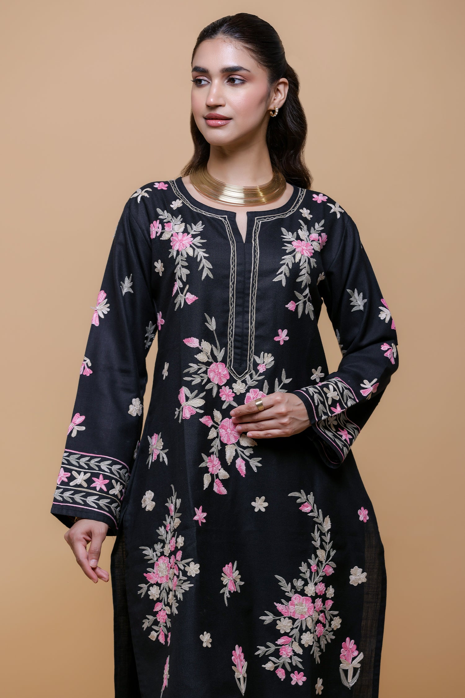 Cotton Kashmiri Aari Kurta Set With Bellbottom - Black