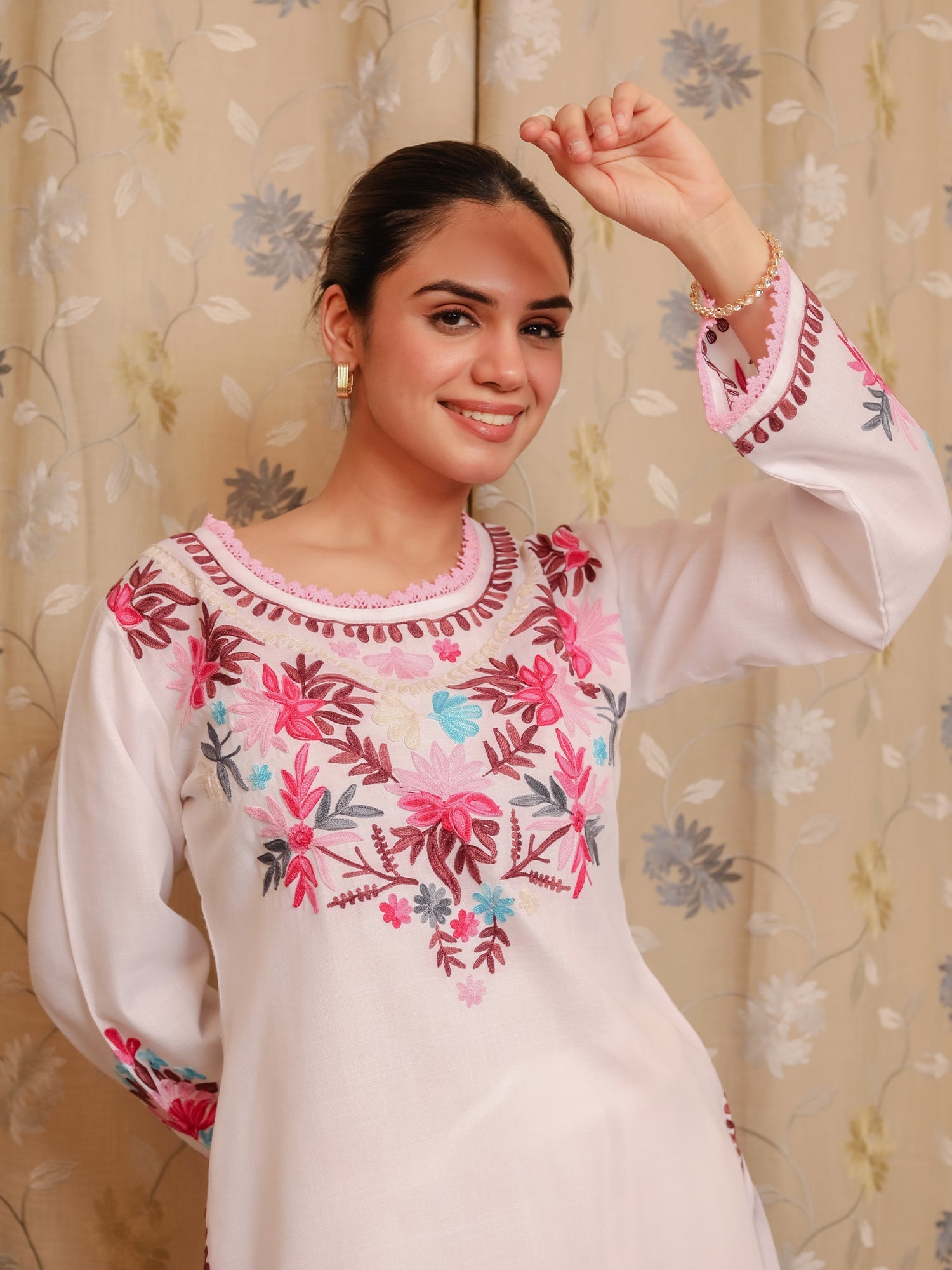 Falak Kashmiri Short Kurta - White