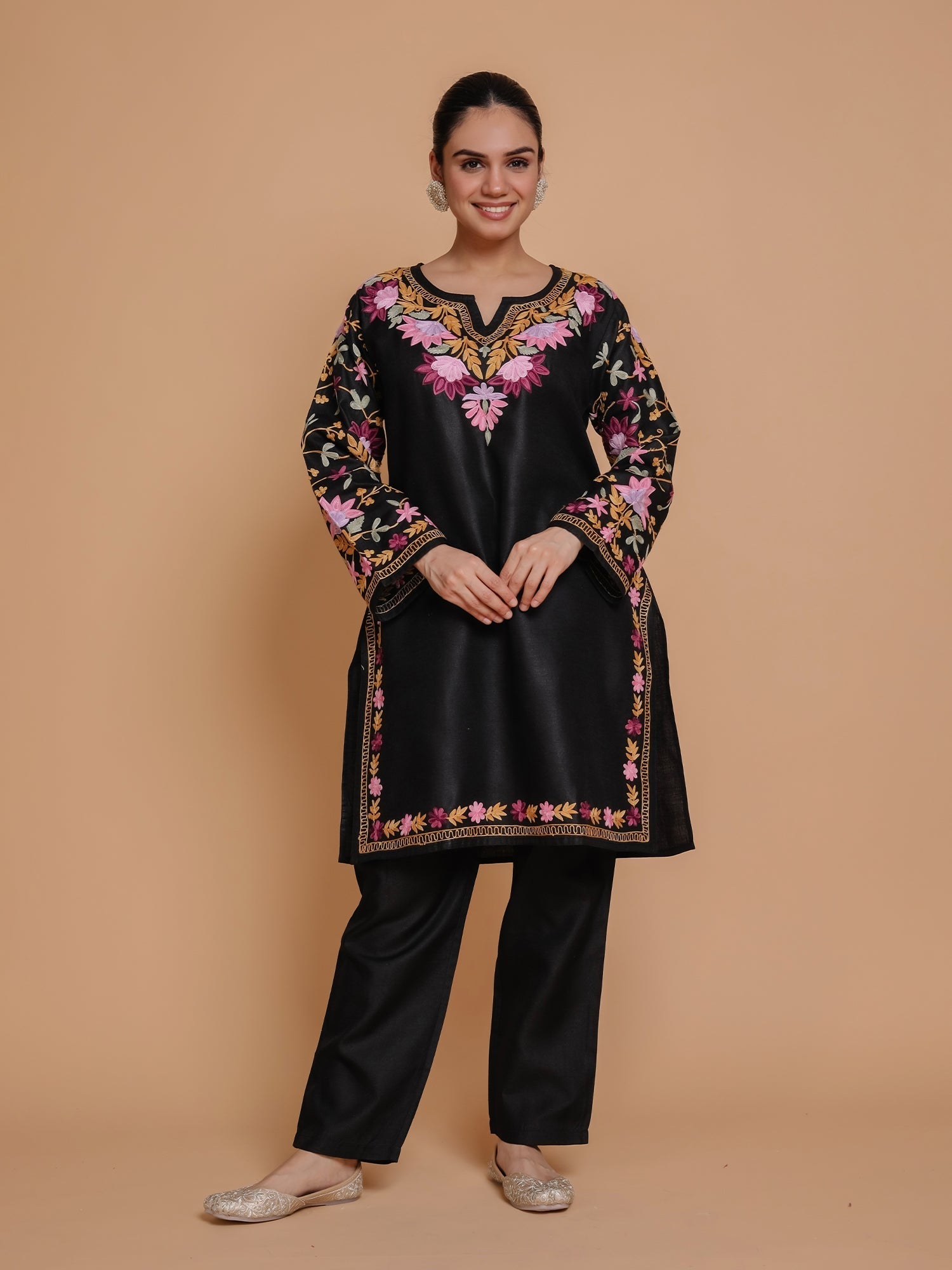 Mansi in Falak Kashmiri Kurta Set - Black