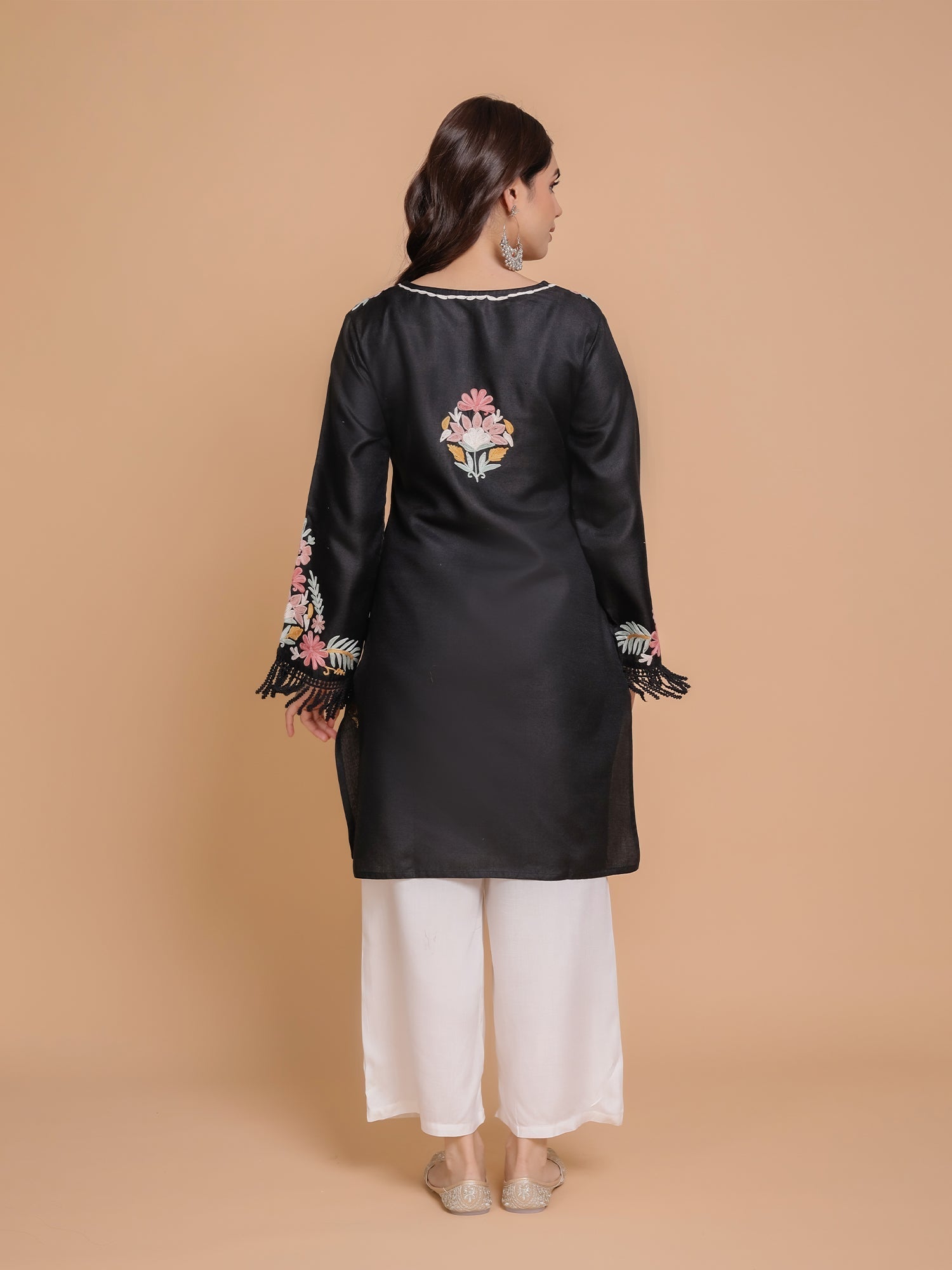 Urmi Falak Kashmiri Long Kurta - Black