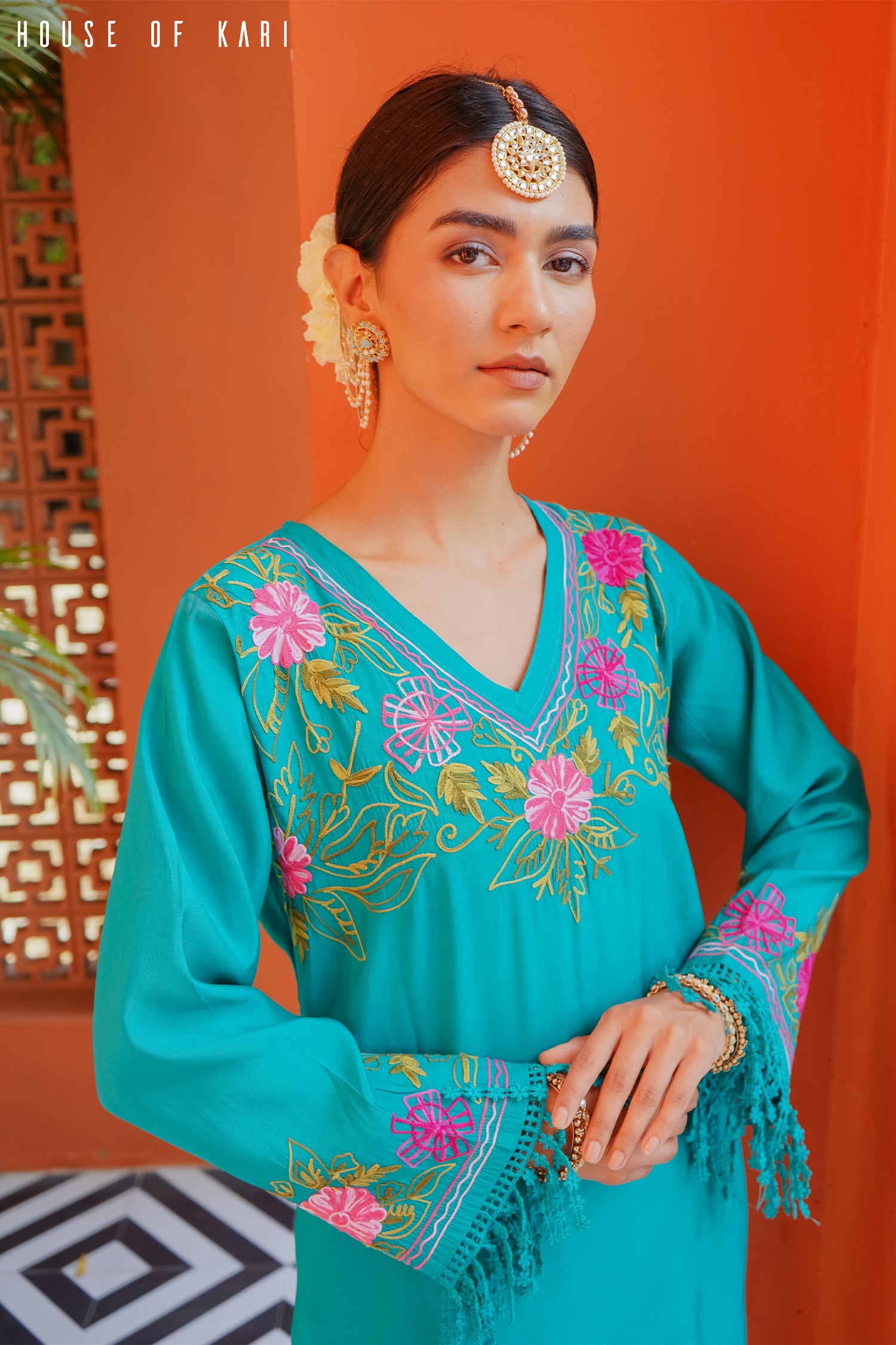 Kashmiri Aari Work Cotton Kurta Set - Tourquise Green