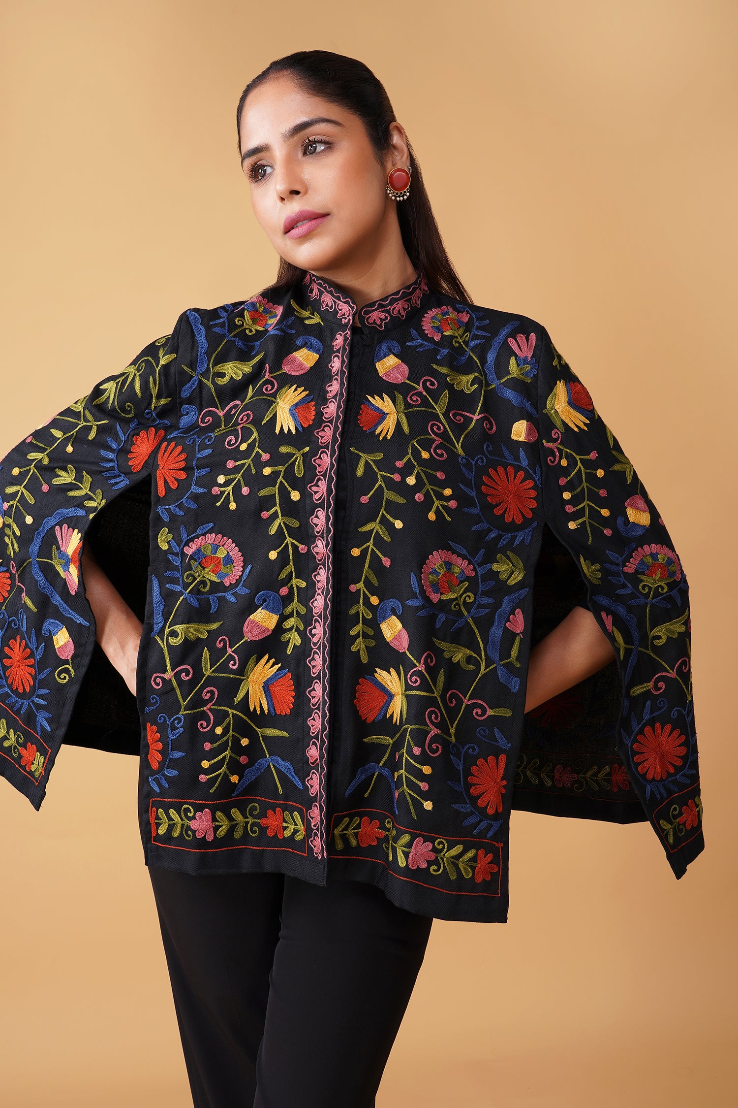 Woolen Kashmiri Aari Cape – Black Multi-Colour