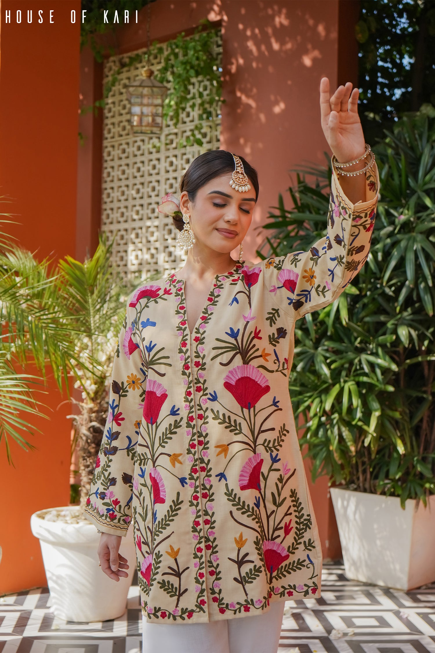 Kashmiri Aari Work Cotton Kurta Jacket – Beige