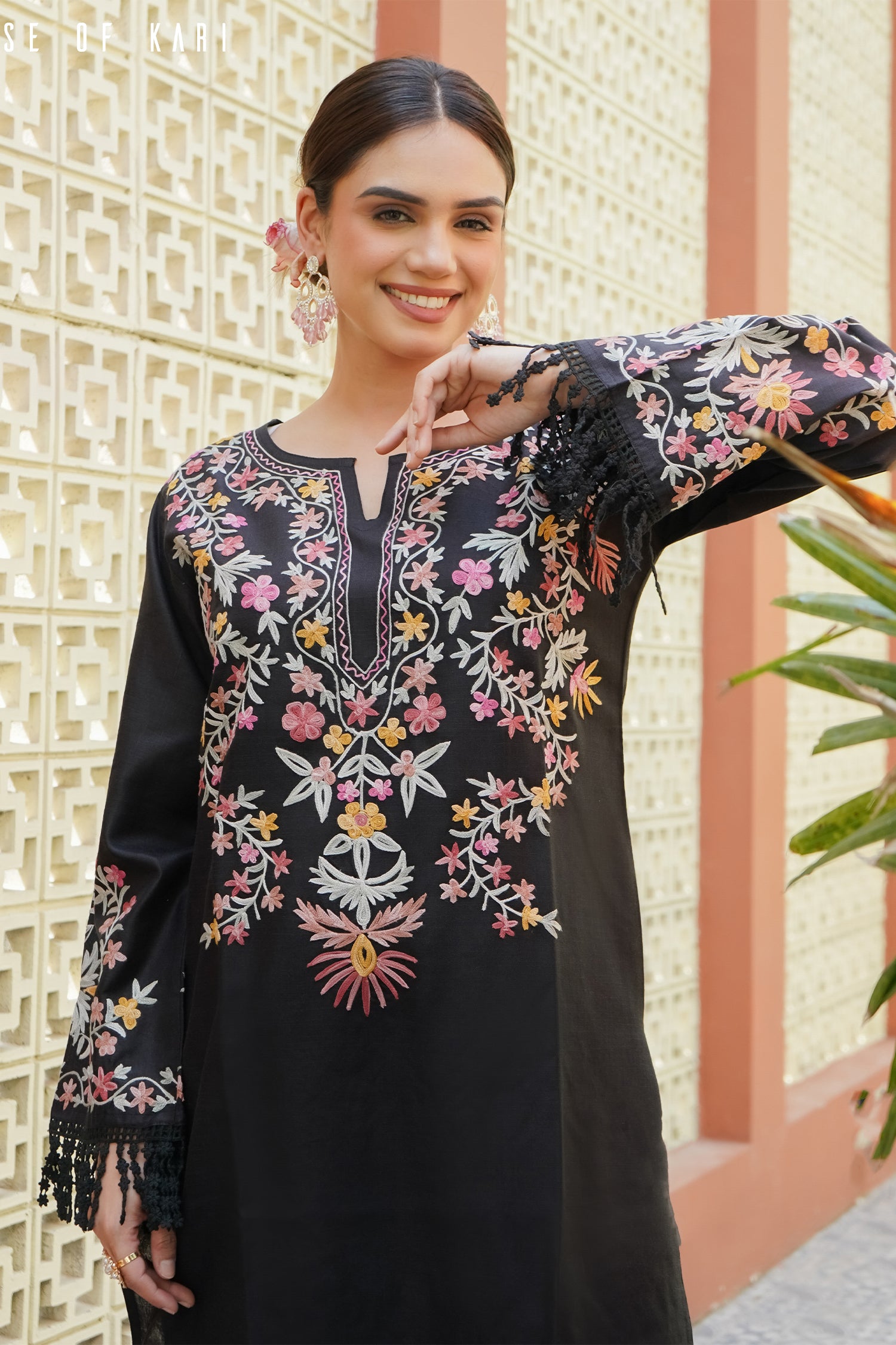 Kashmiri Aari Work Cotton Long Kurta – Black