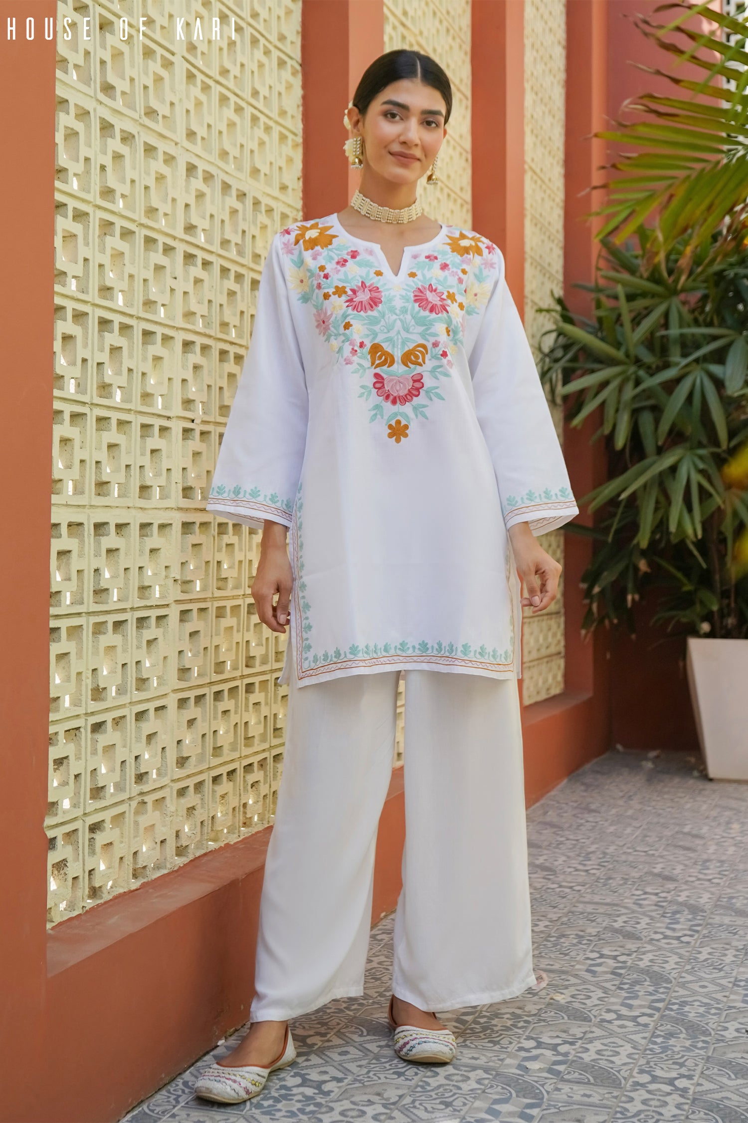 Kashmiri Aari Work Cotton Short Kurta – White