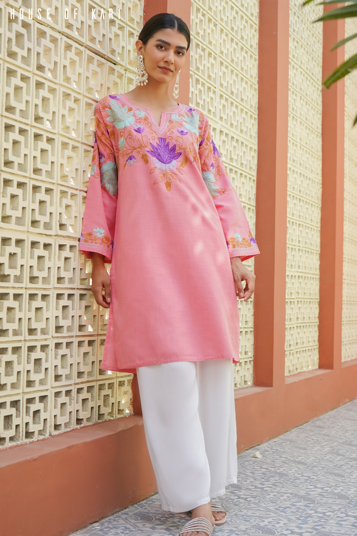 Kashmiri Aari Work Cotton Medium Kurta – Peach