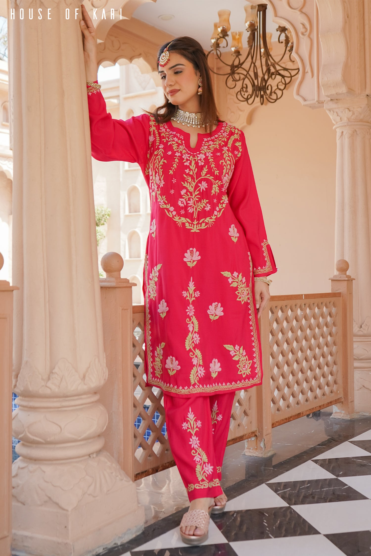 Chikankari Kurta Set In Muslin - Pink