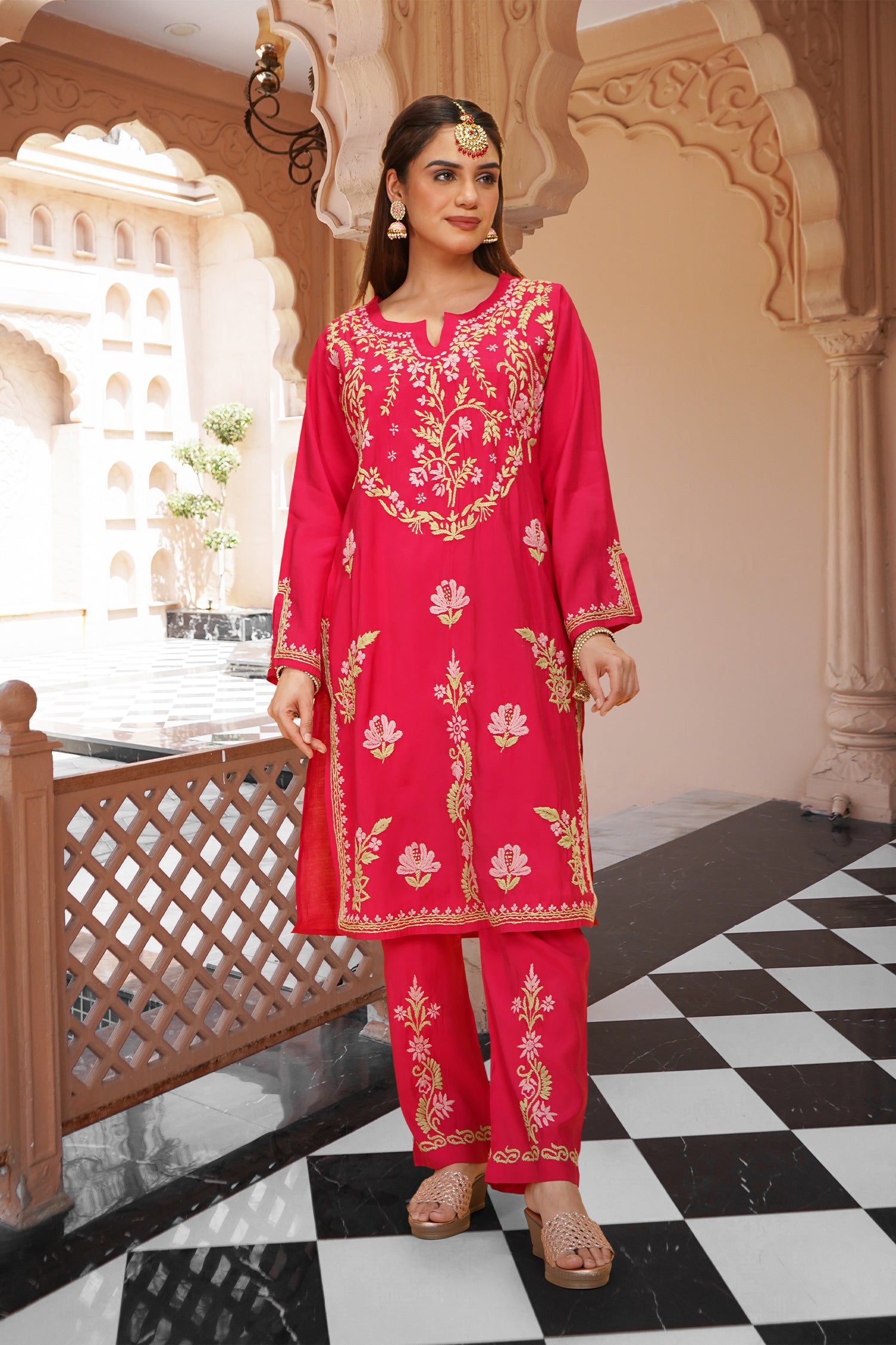 Chikankari Kurta Set In Muslin - Pink