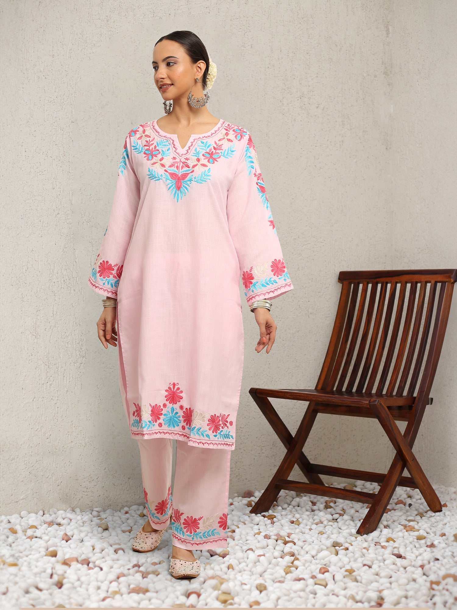 Asfi Javed in Falak Kashmiri Long Kurta Set - Baby Pink