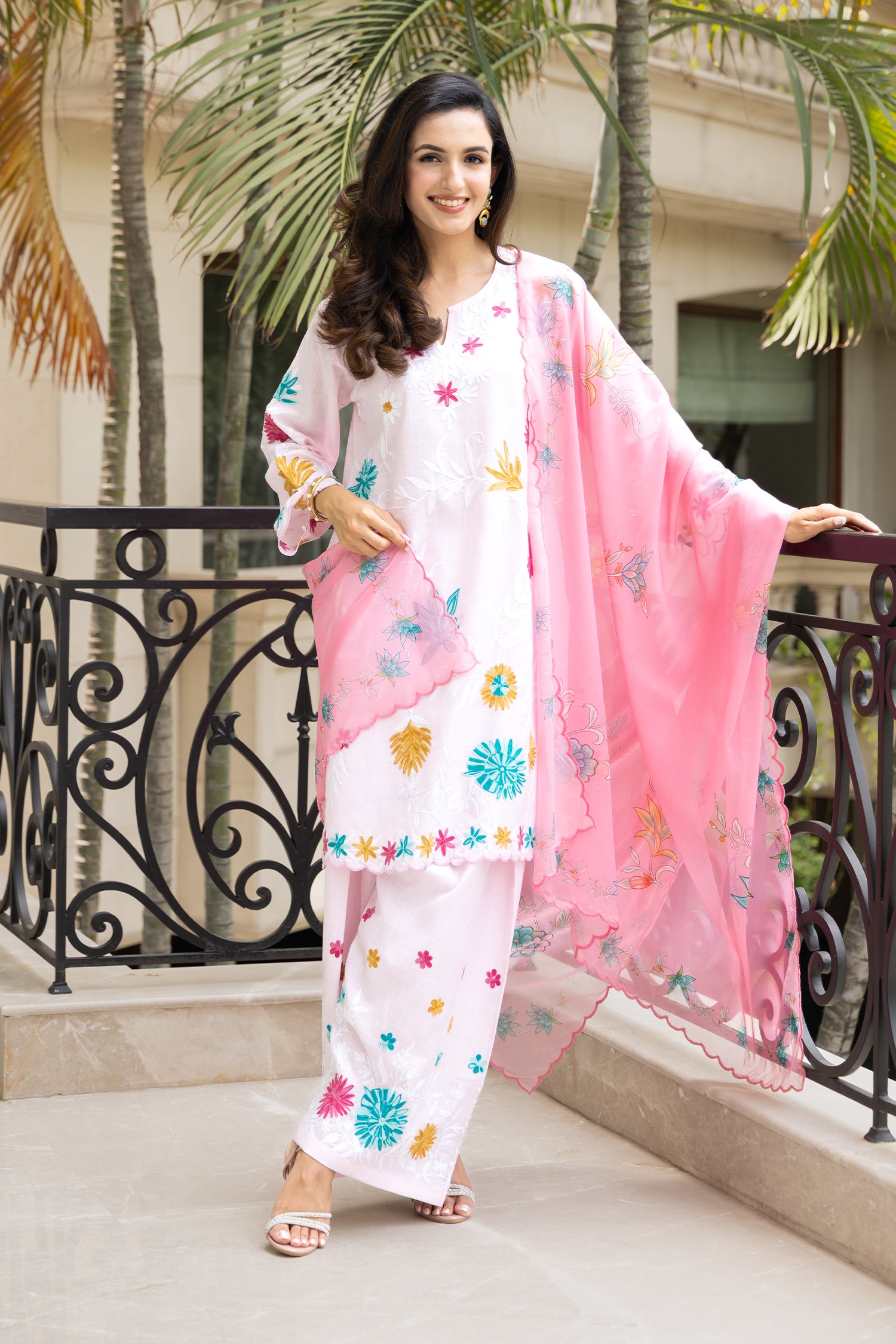 Kashmiri Aari Embroidered Kurta Set in Ruby Cotton - Powder Pink