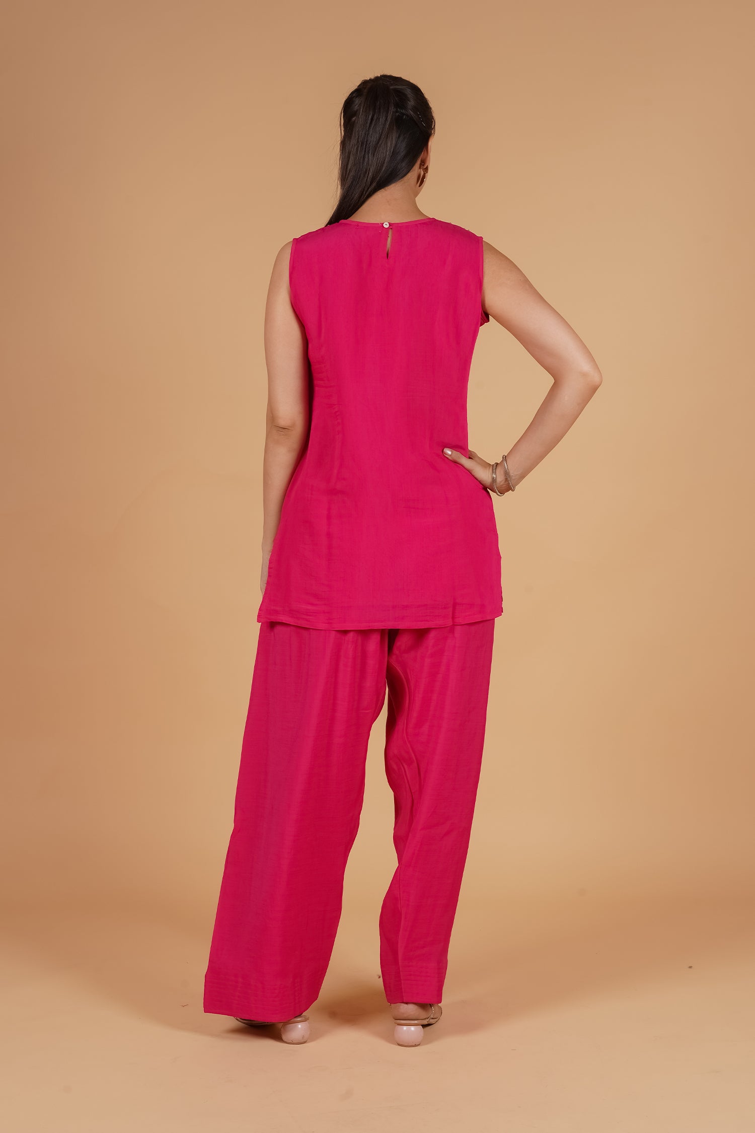 Mix Sequin Mul Chanderi Silk Embroidered Kurta Set - Pink