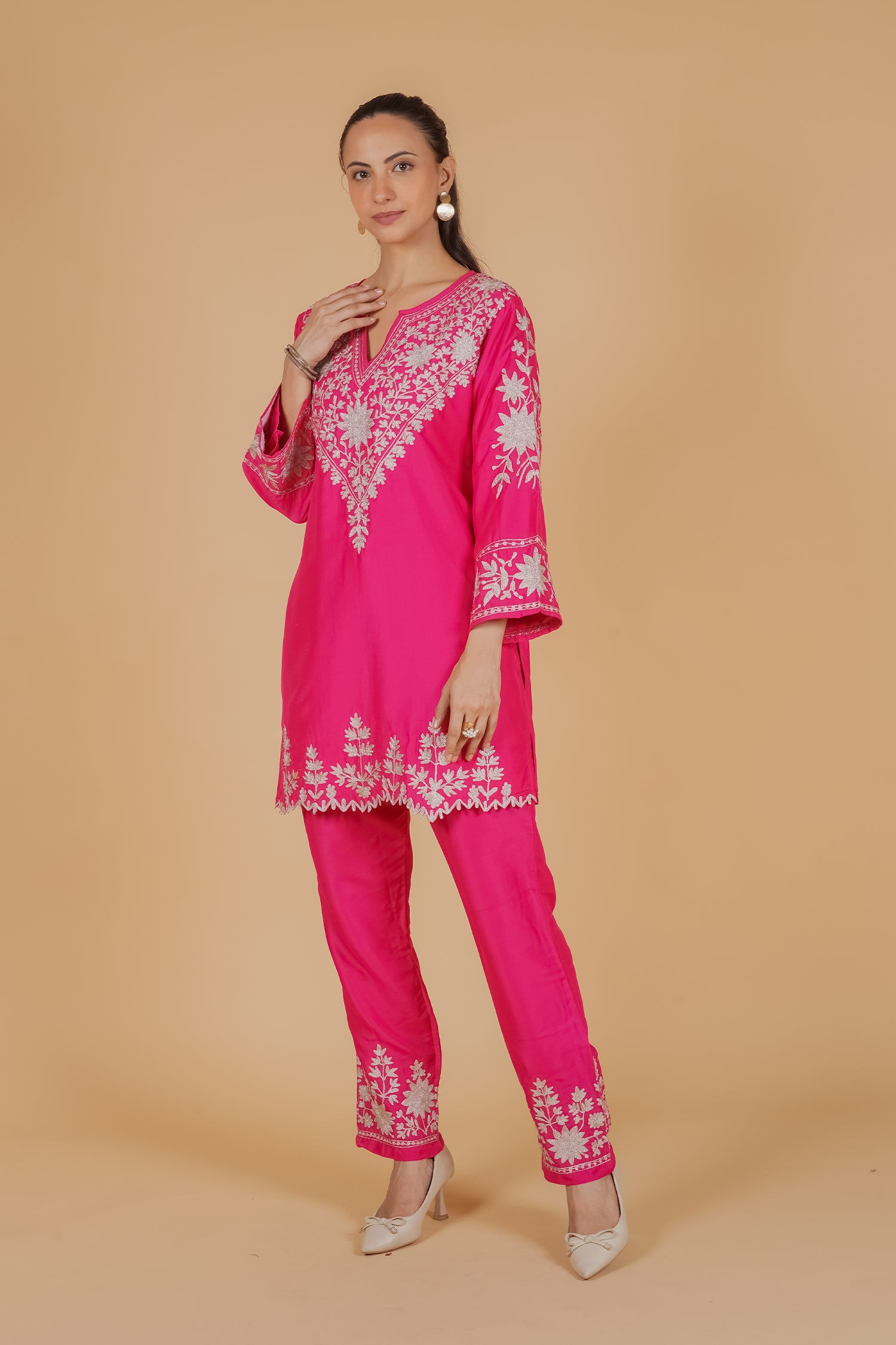 Kashmiri Aari Embroidered Kurta Set in Muslin Silk - Rani Pink