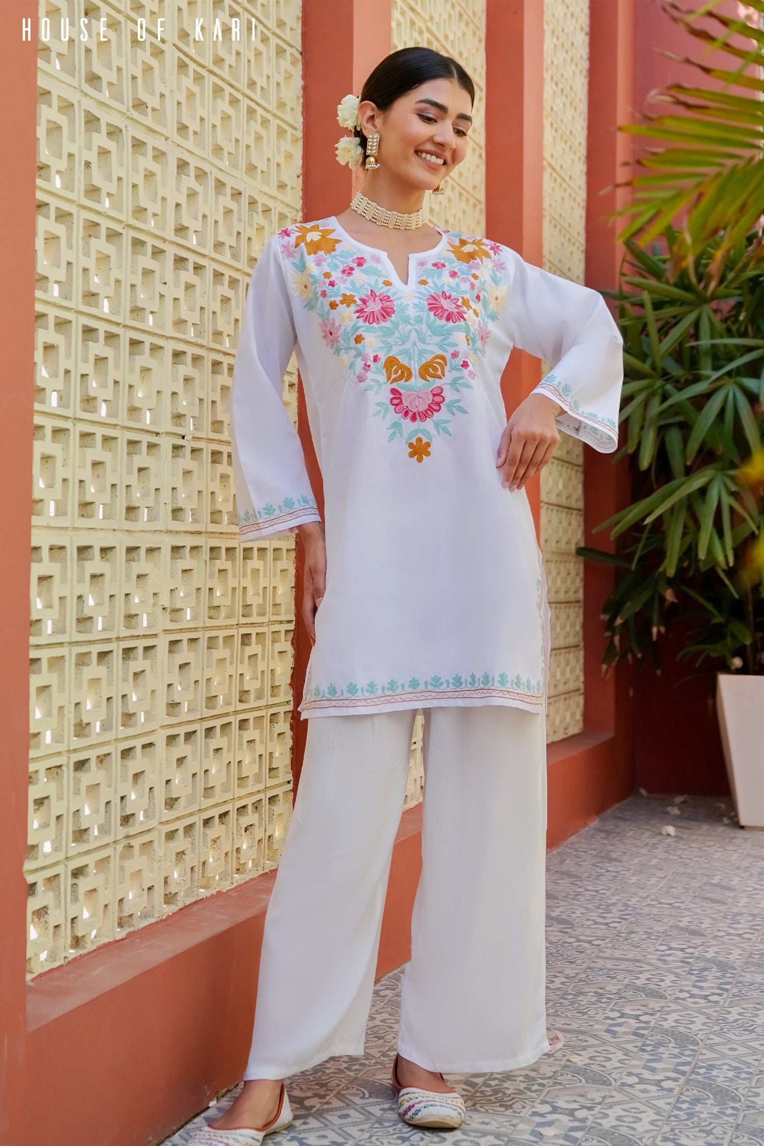 Kashmiri Aari Work Cotton Short Kurta – White