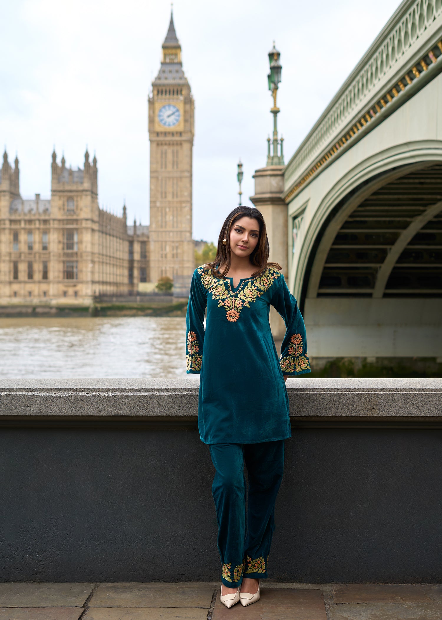 Velvet Chikankari Kurta Set ā Tourquise Blue