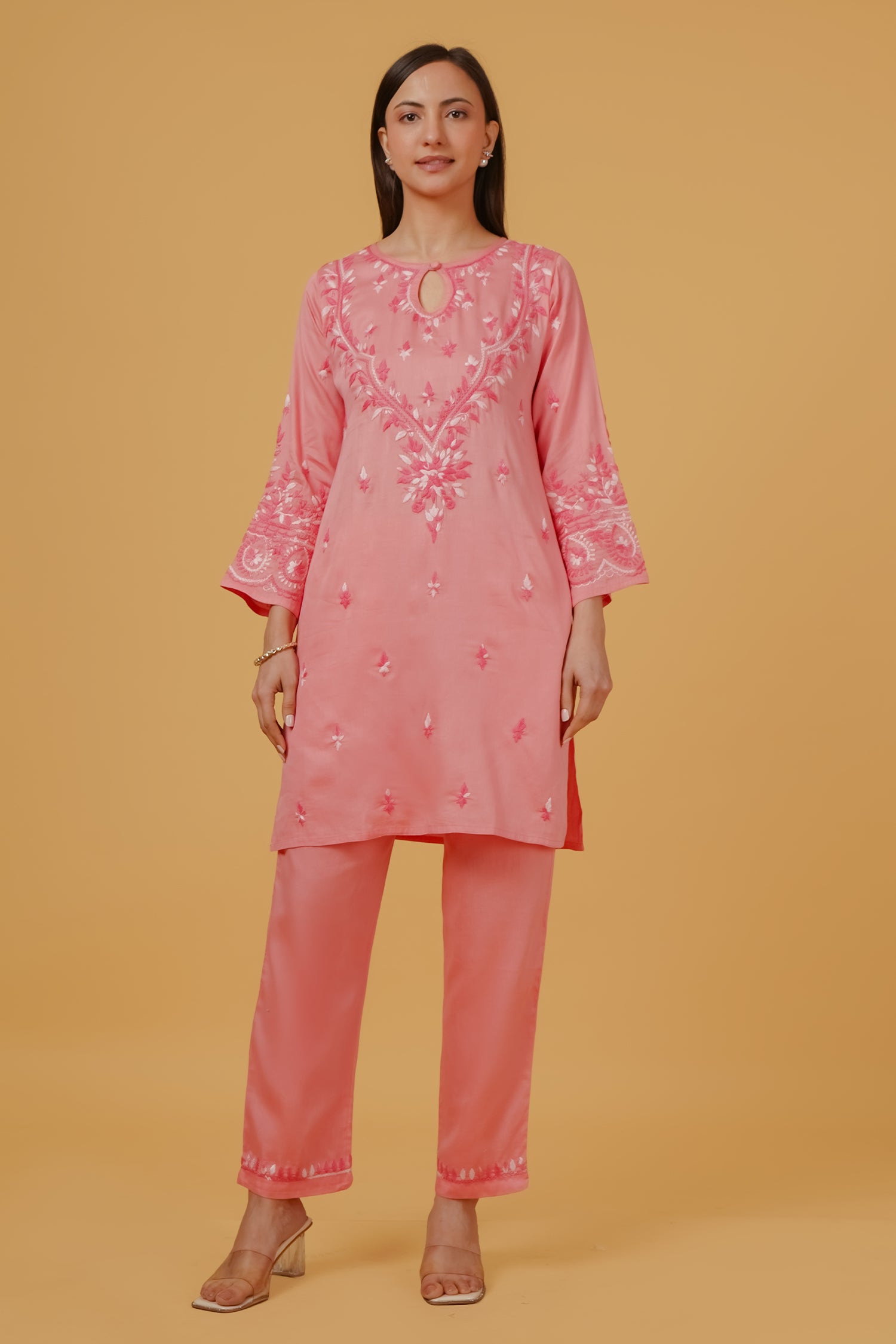 Chikankari Embroidered Kurta Set With Straight Pants in Cotton – Blush Pink