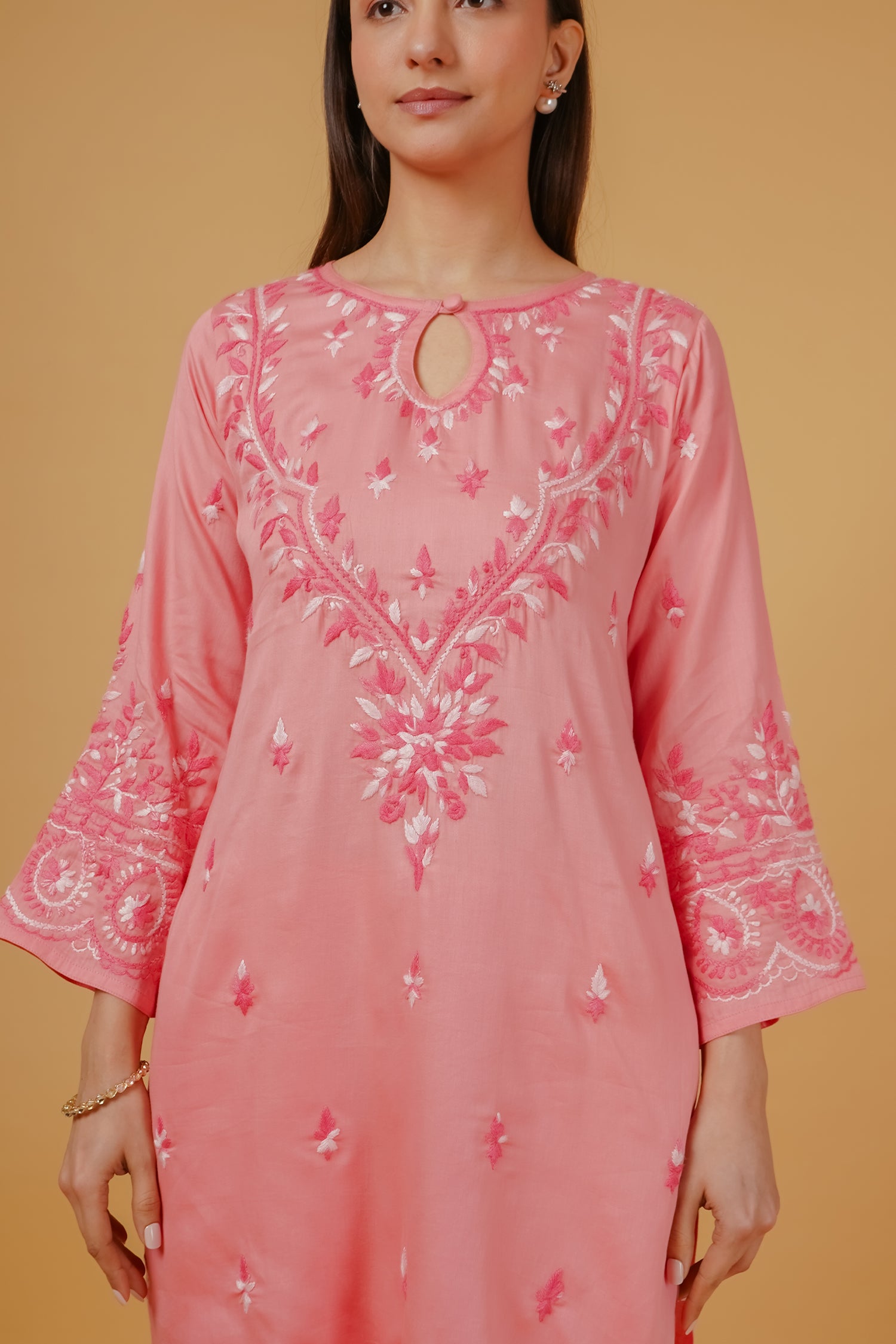 Chikankari Embroidered Kurta Set With Straight Pants in Cotton – Blush Pink
