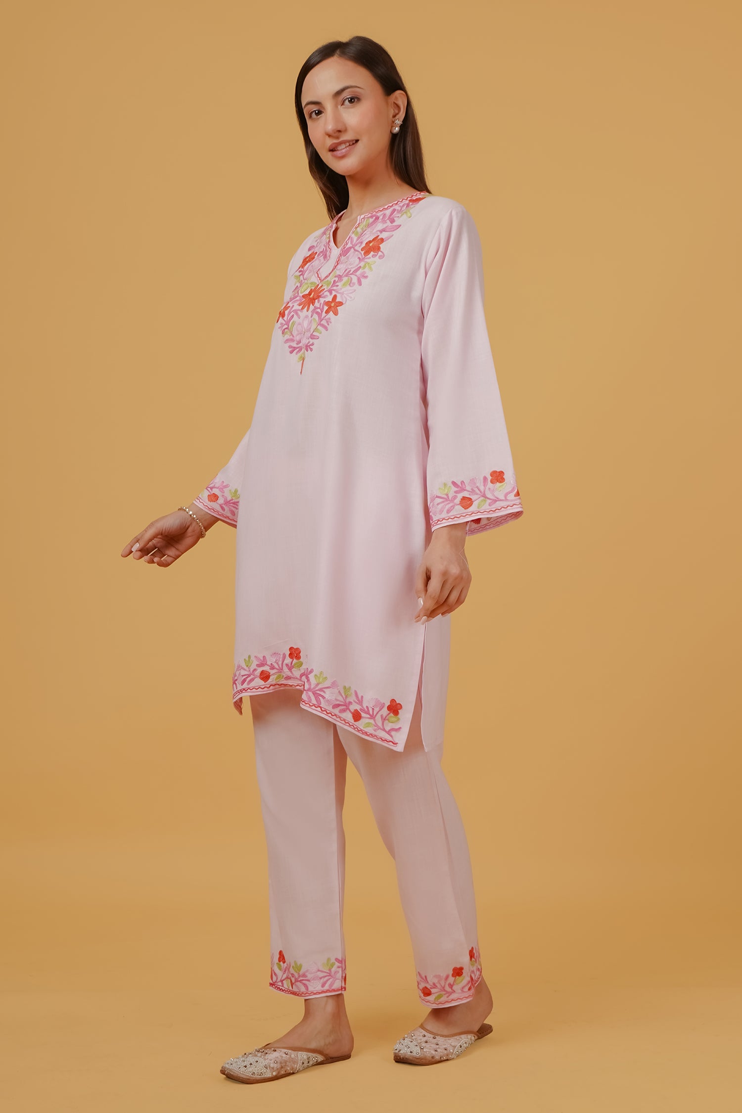 Cotton Kashmiri Aari Embroidered Kurta Set - Pink