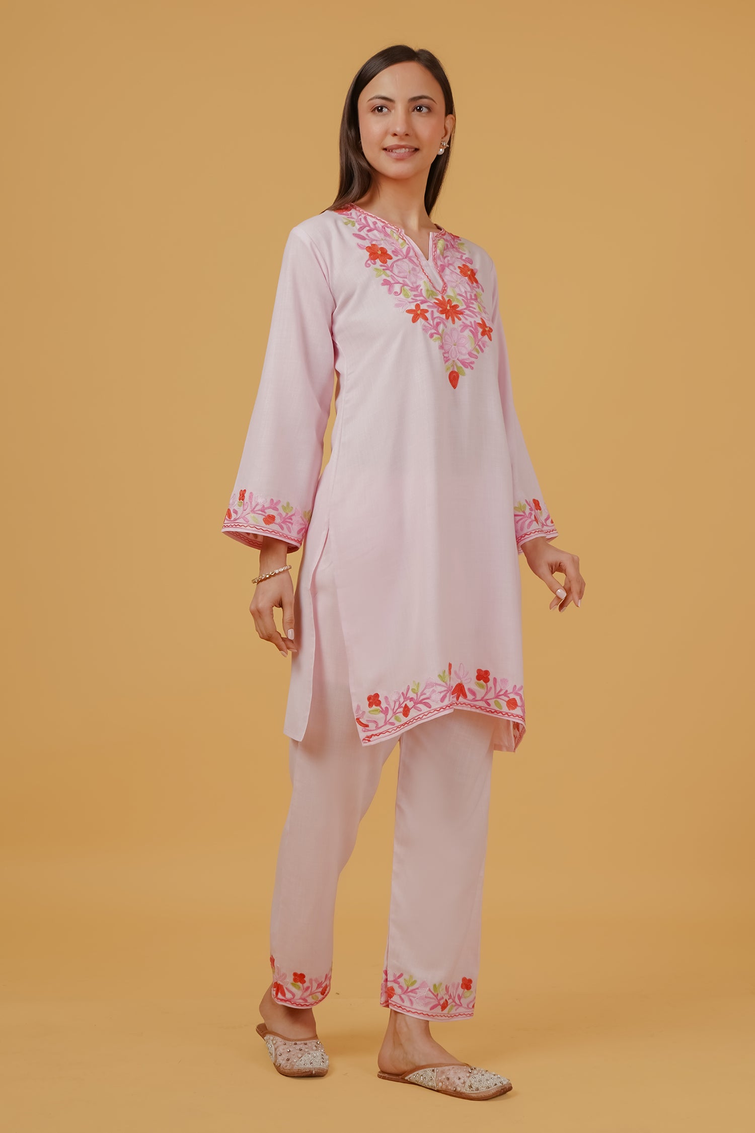 Cotton Kashmiri Aari Embroidered Kurta Set - Pink