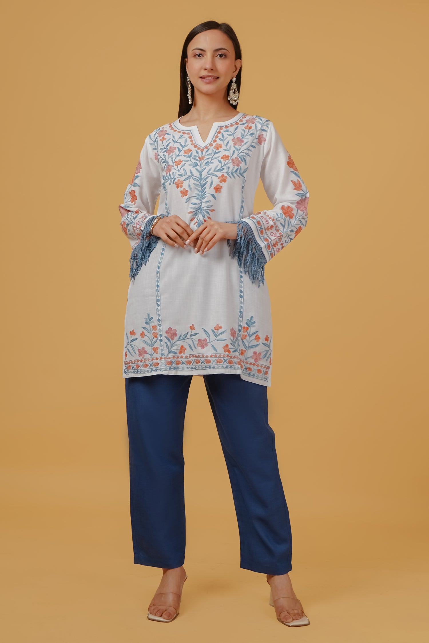 Arti Chauhan in Cotton Kashmiri Aari Embroidered Kurta - White With Blue