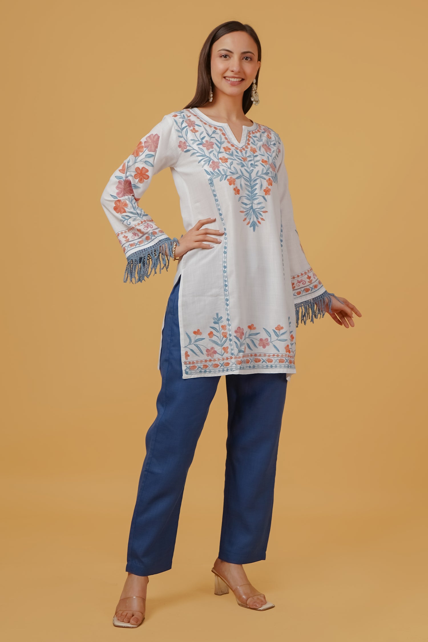 Arti Chauhan in Cotton Kashmiri Aari Embroidered Kurta - White With Blue