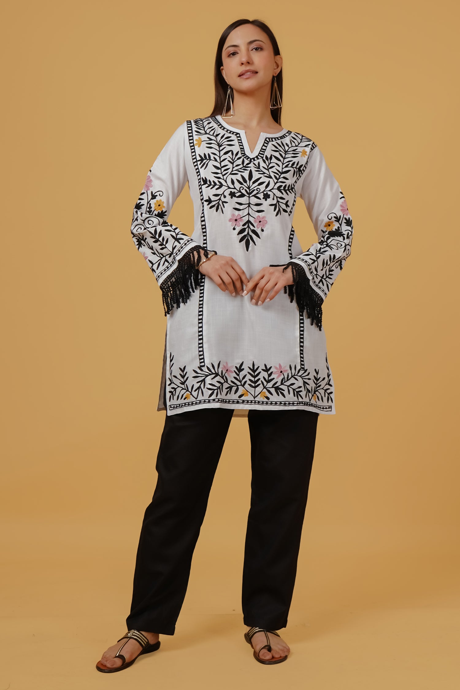 Evneet in Cotton Kashmiri Aari Embroidered Kurta- White With Black