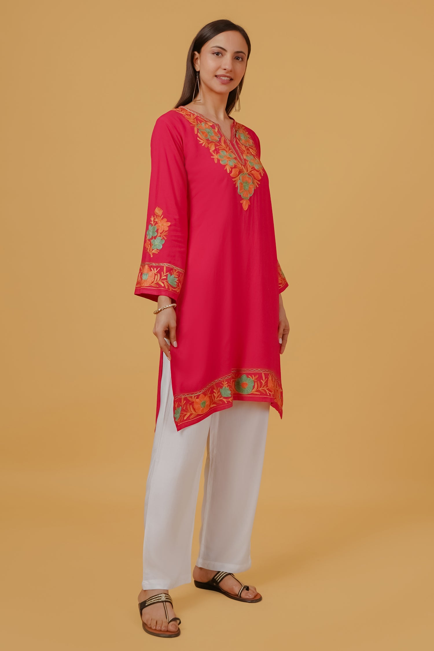 Sonali singh in Kashmiri Aari Embroidered Long Kurta in Rayon - Pink