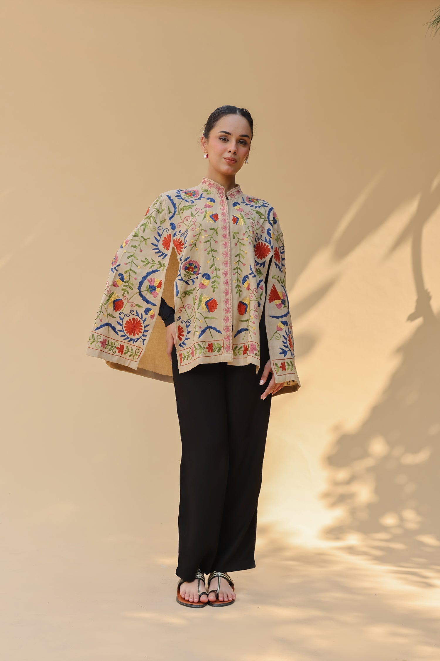 Woolen Kashmiri Aari Cape – Beige Multi-Colour