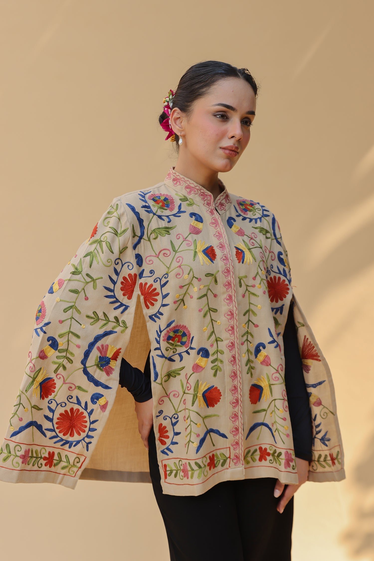 Woolen Kashmiri Aari Cape – Beige Multi-Colour