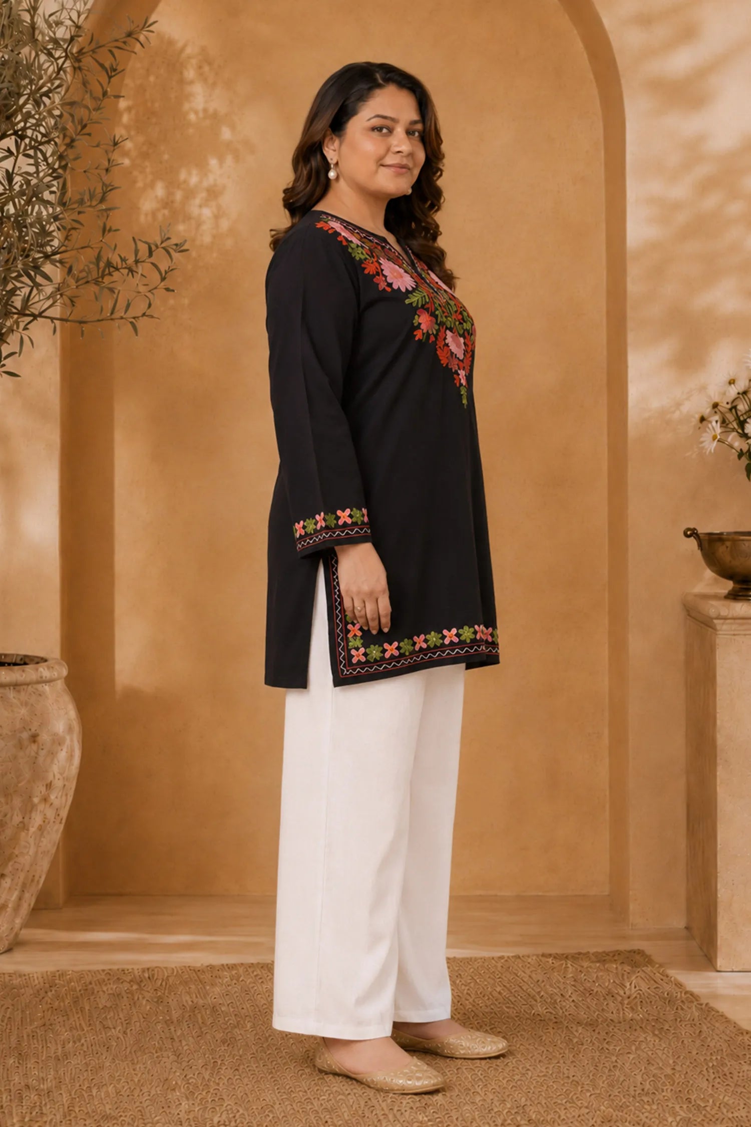 Plus Size - Cotton Kashmiri Aari Short Kurta – Black