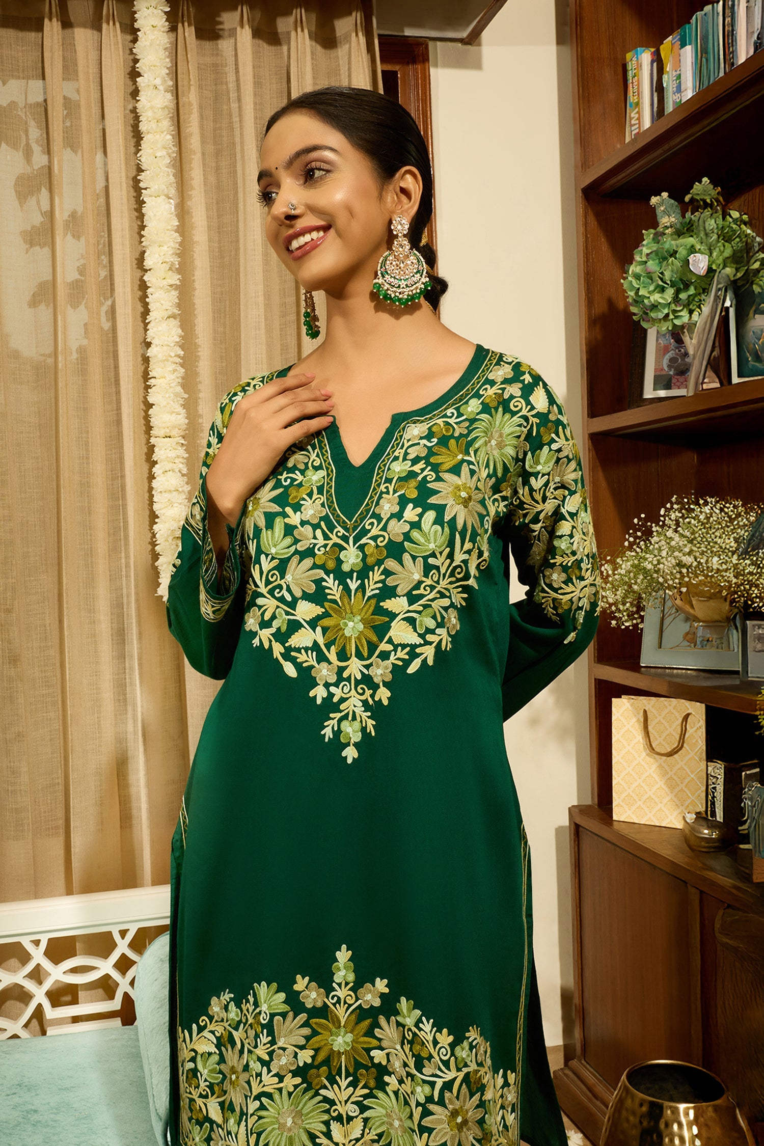 Kashmiri Aari Embroidered Kurta Set with Bellbottom Pants in Green Cotton Silk