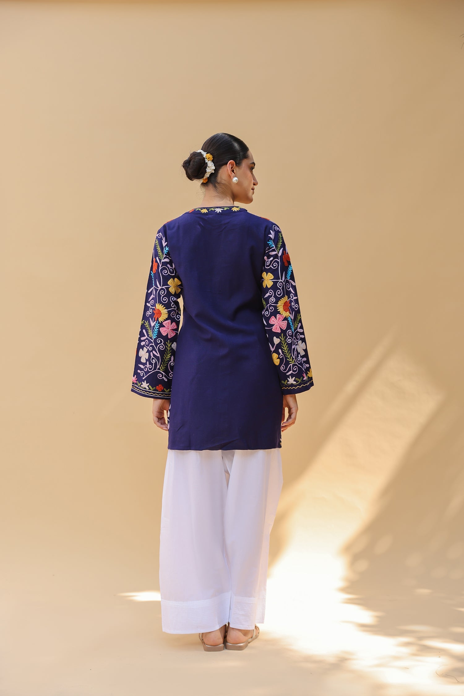 Woolen Kashmiri Aari Jacket – Royal Blue