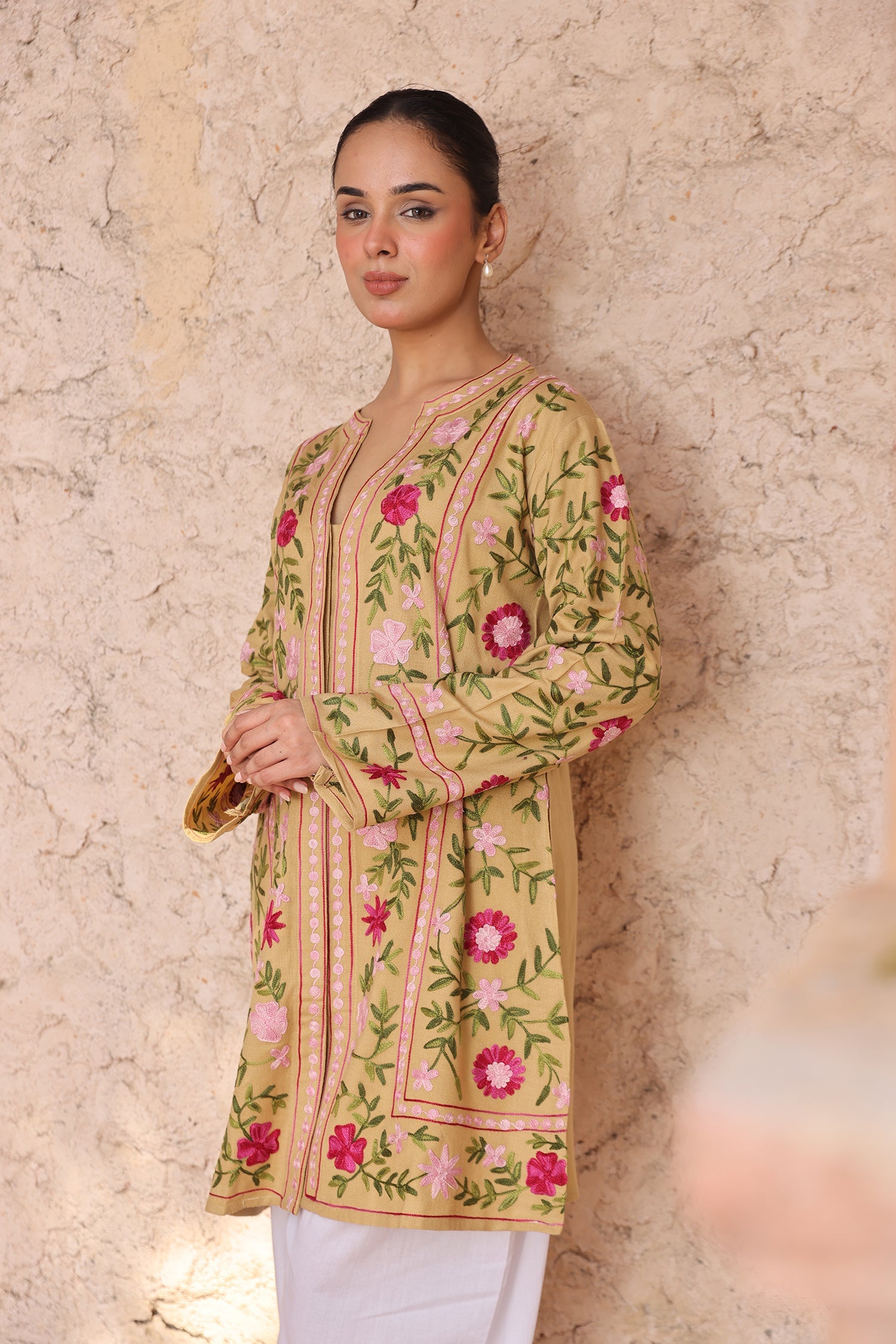 Woolen Kashmiri Aari Jacket – Beige Floral