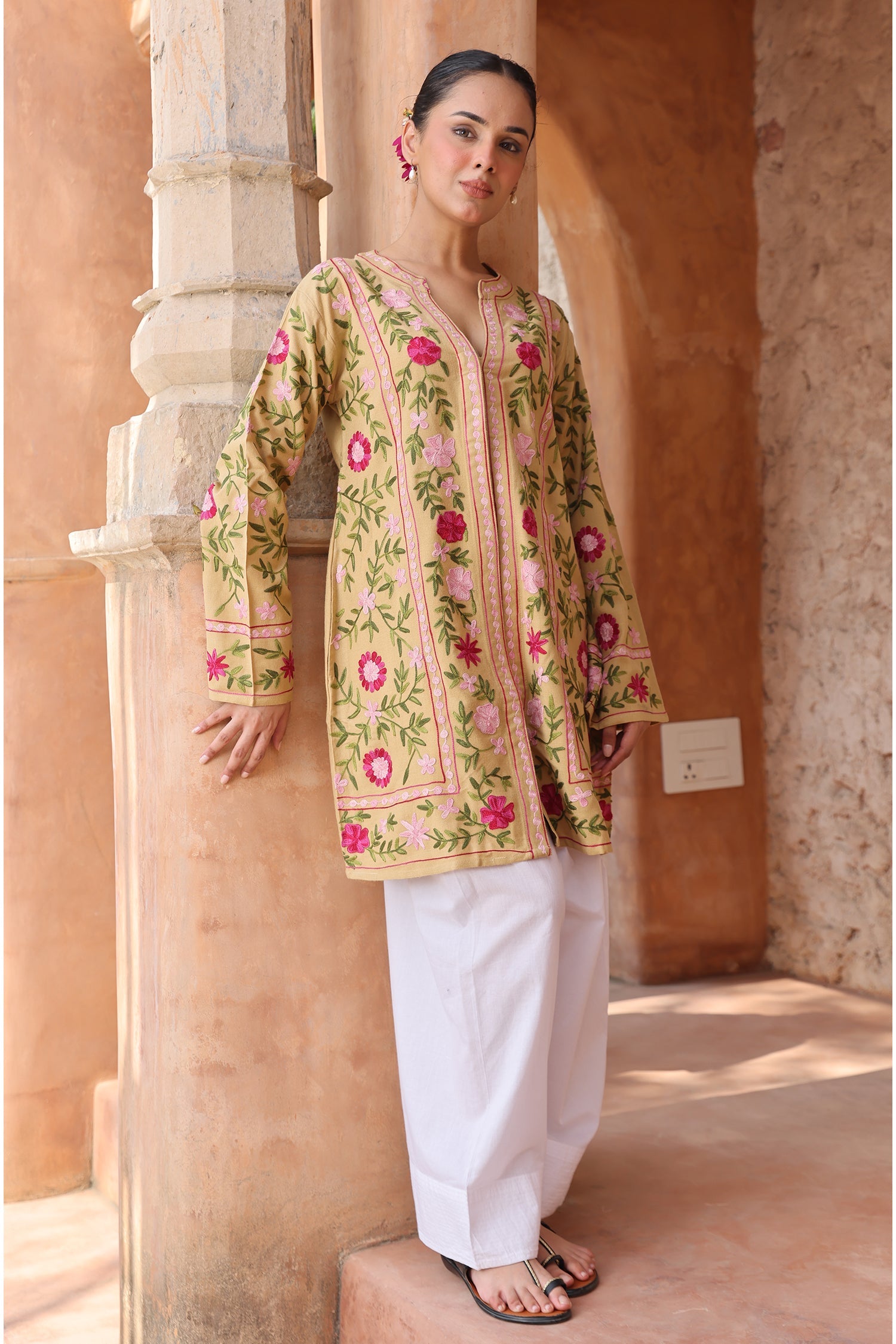 Woolen Kashmiri Aari Jacket – Beige Floral