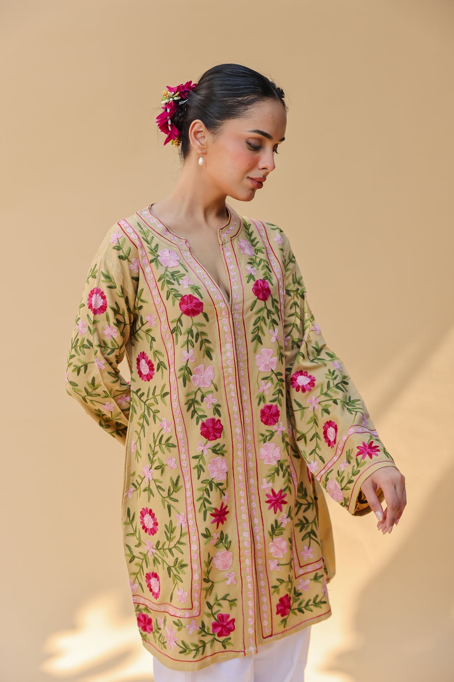 Cotton Kashmiri Aari Embroidered Jacket – Beige Floral