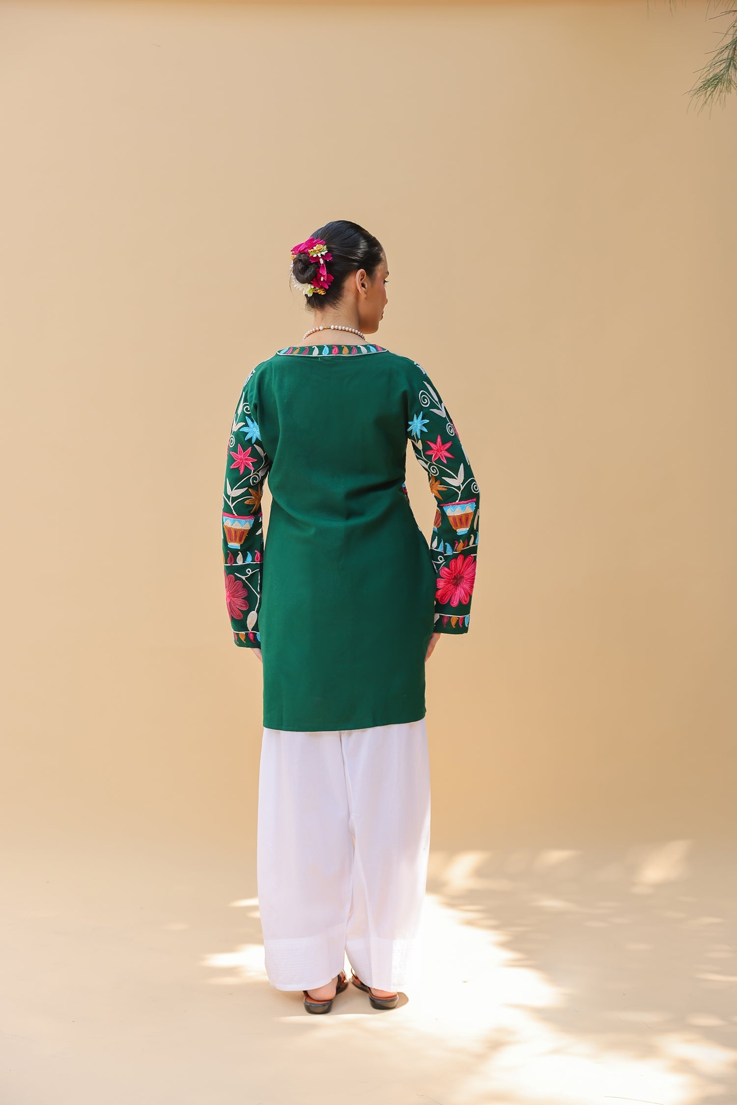 Woolen Kashmiri Aari Jacket – Green Floral