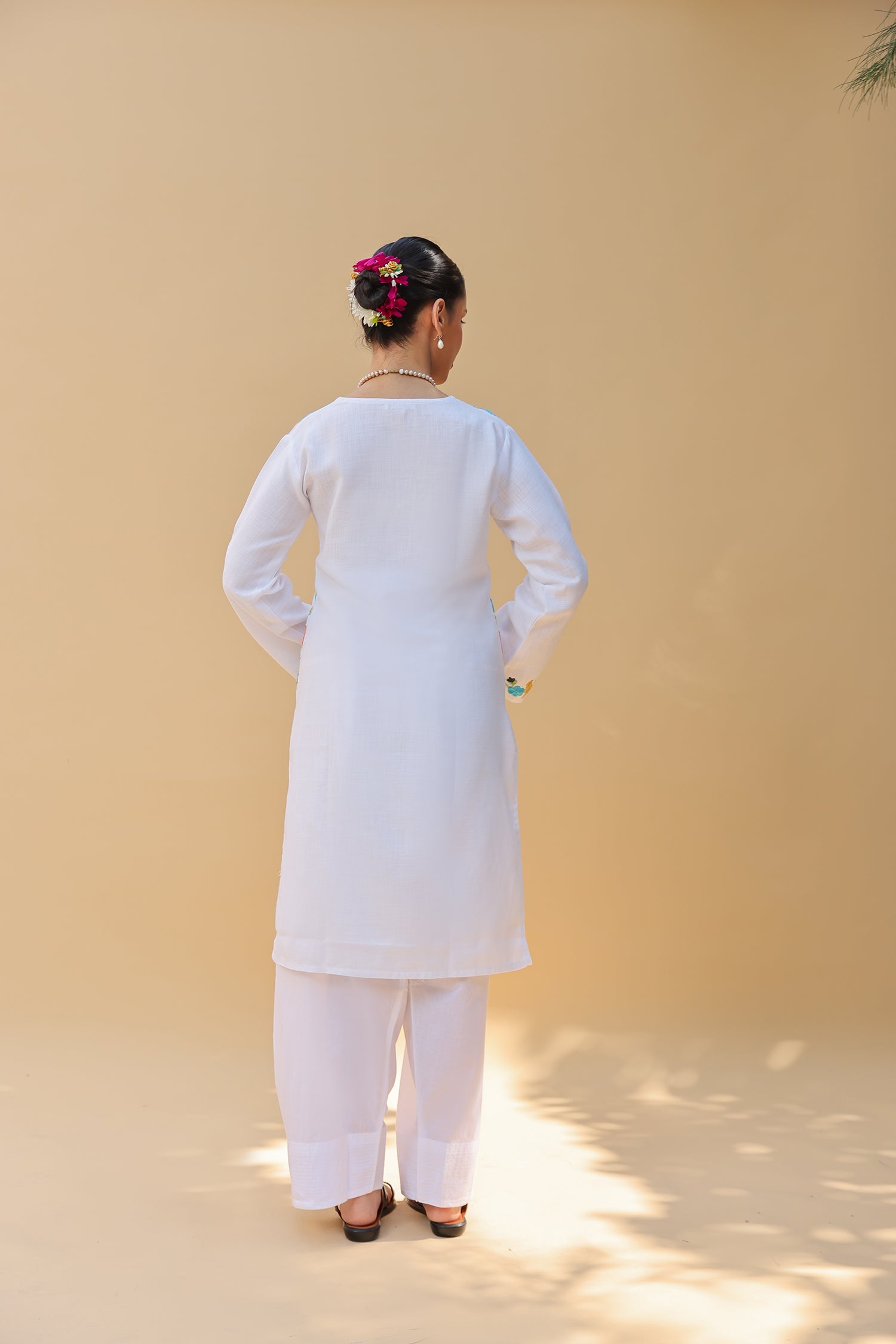 Woolen Kashmiri Aari Kurta – White