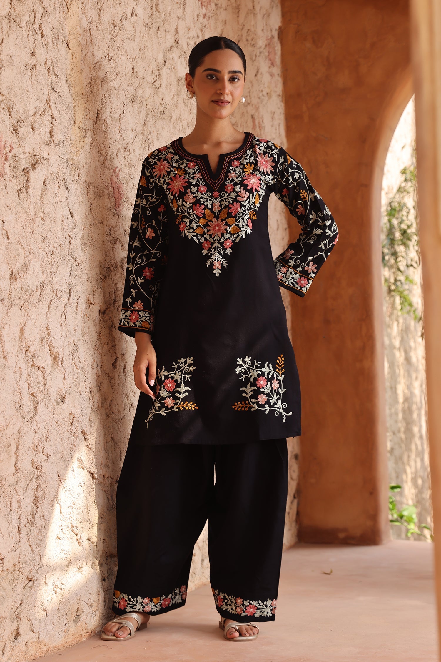 Woolen Kashmiri Aari Kurta Set – Black with Farsi Bottoms
