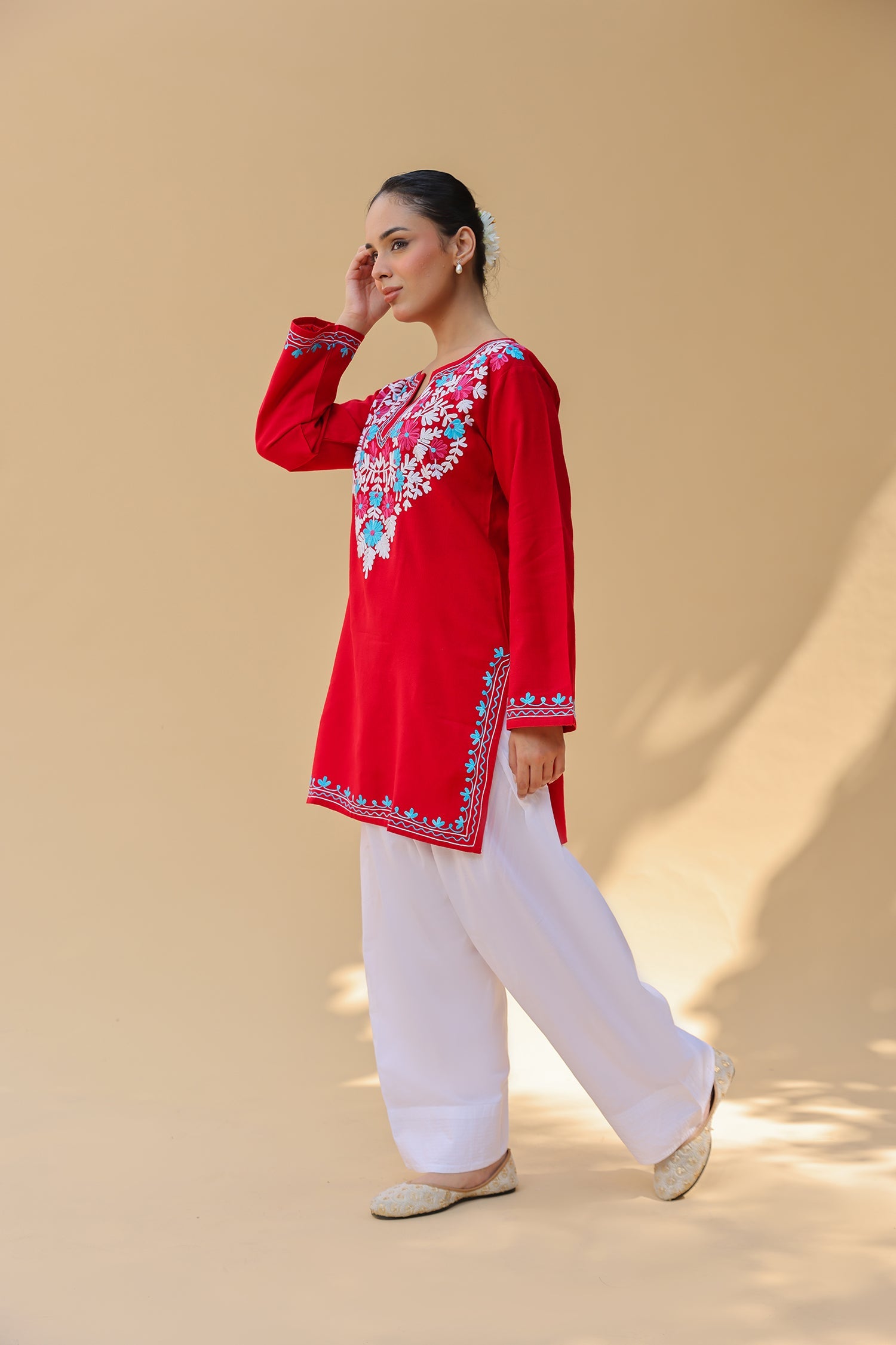 Woolen Kashmiri Aari Short Kurta – Red