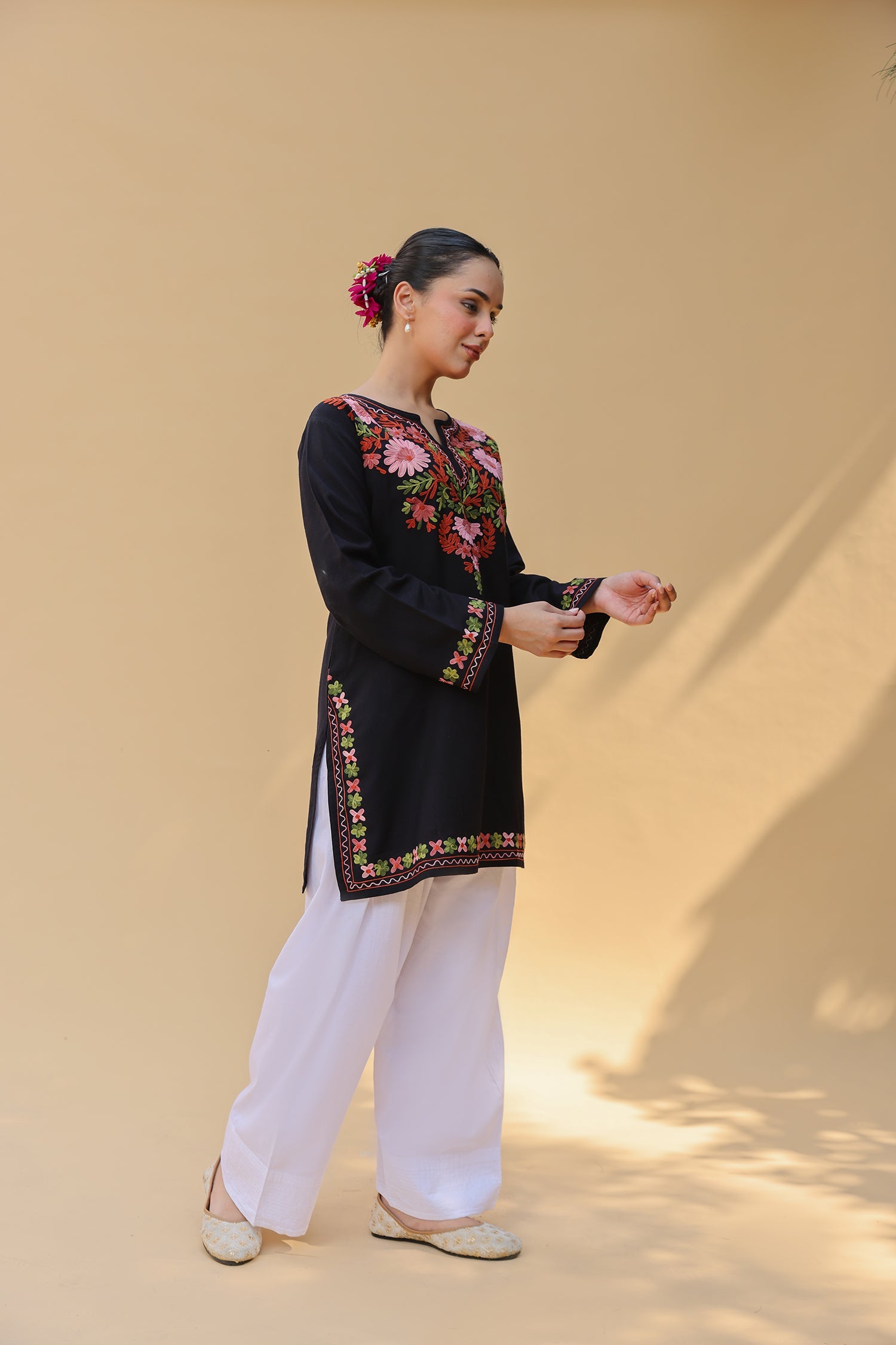 Woolen Kashmiri Aari Short Kurta – Black