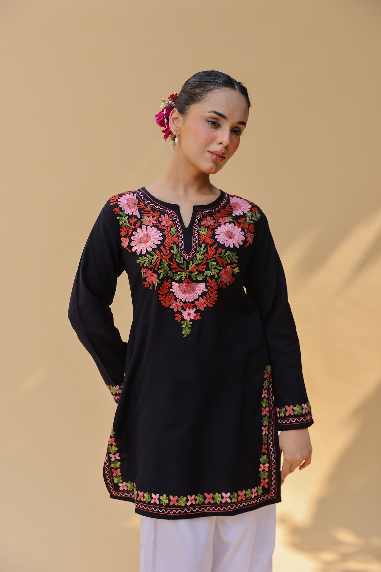Cotton Kashmiri Aari Short Kurta – Black