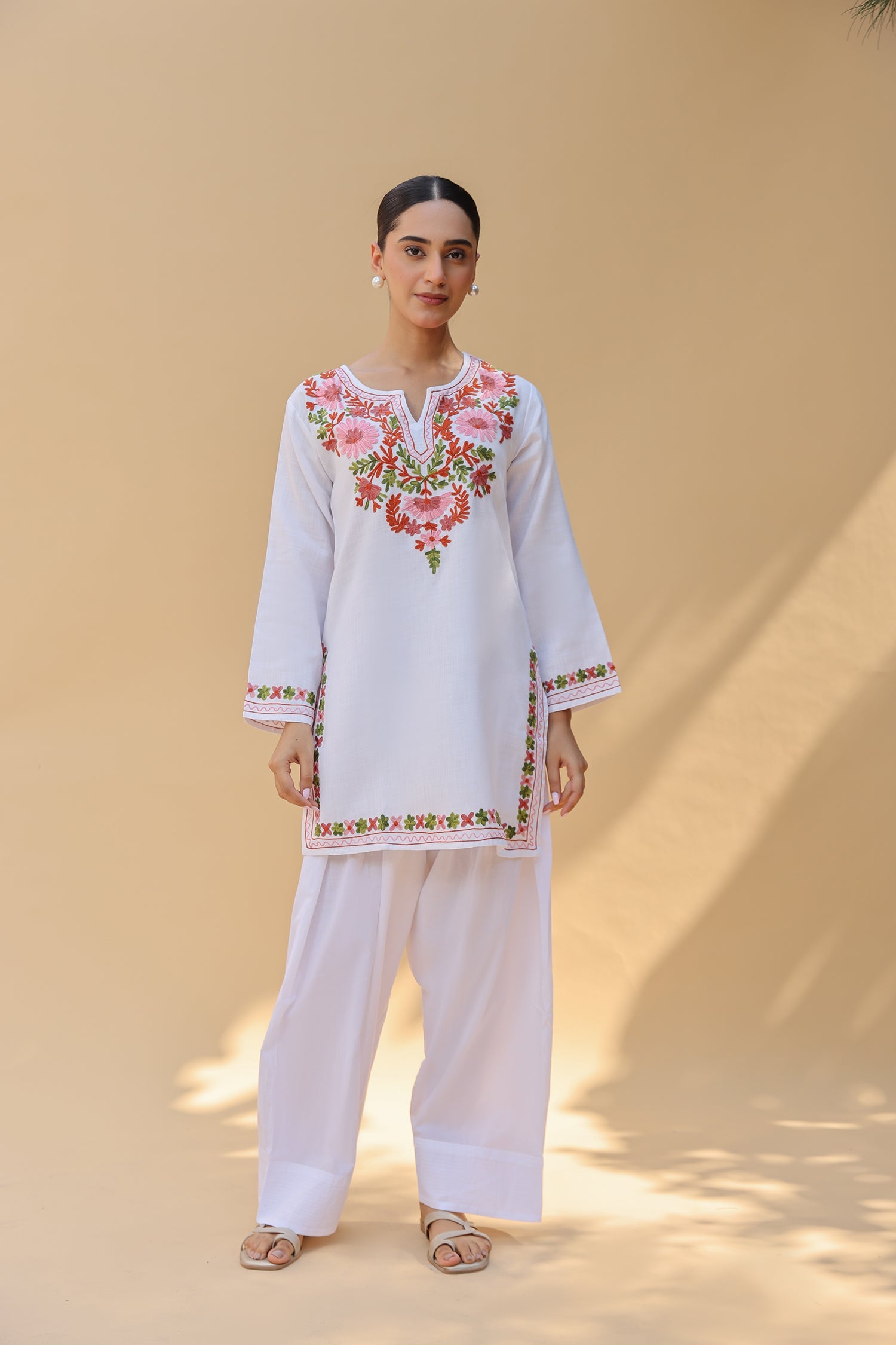 Woolen Kashmiri Aari Short Kurta – White