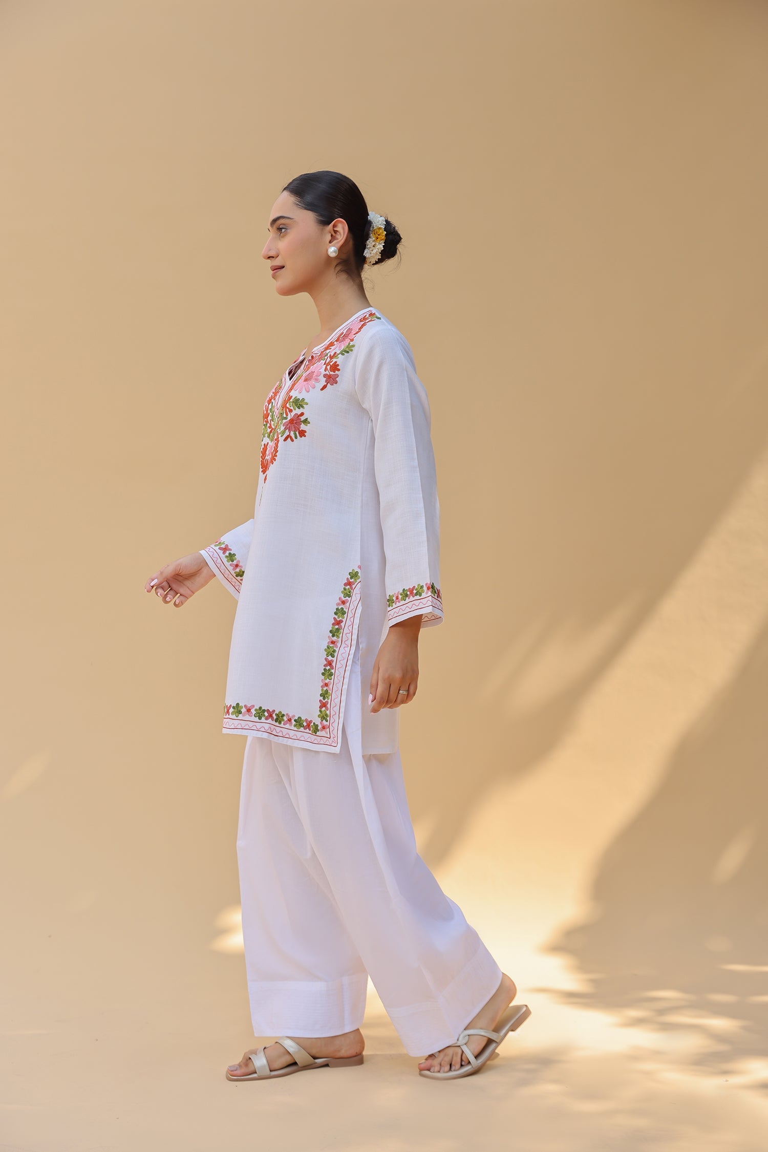 Woolen Kashmiri Aari Short Kurta – White