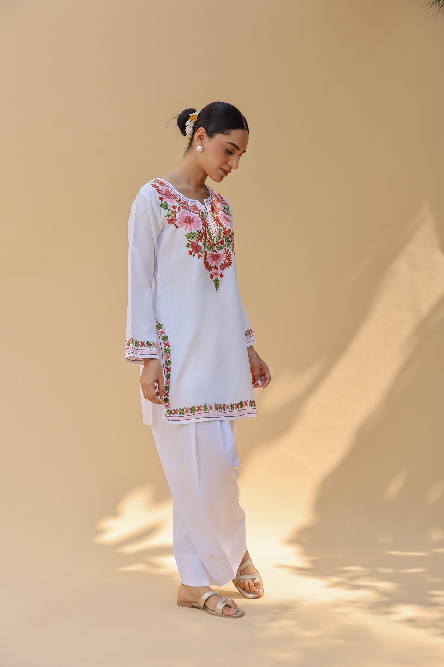 Woolen Kashmiri Aari Short Kurta – White