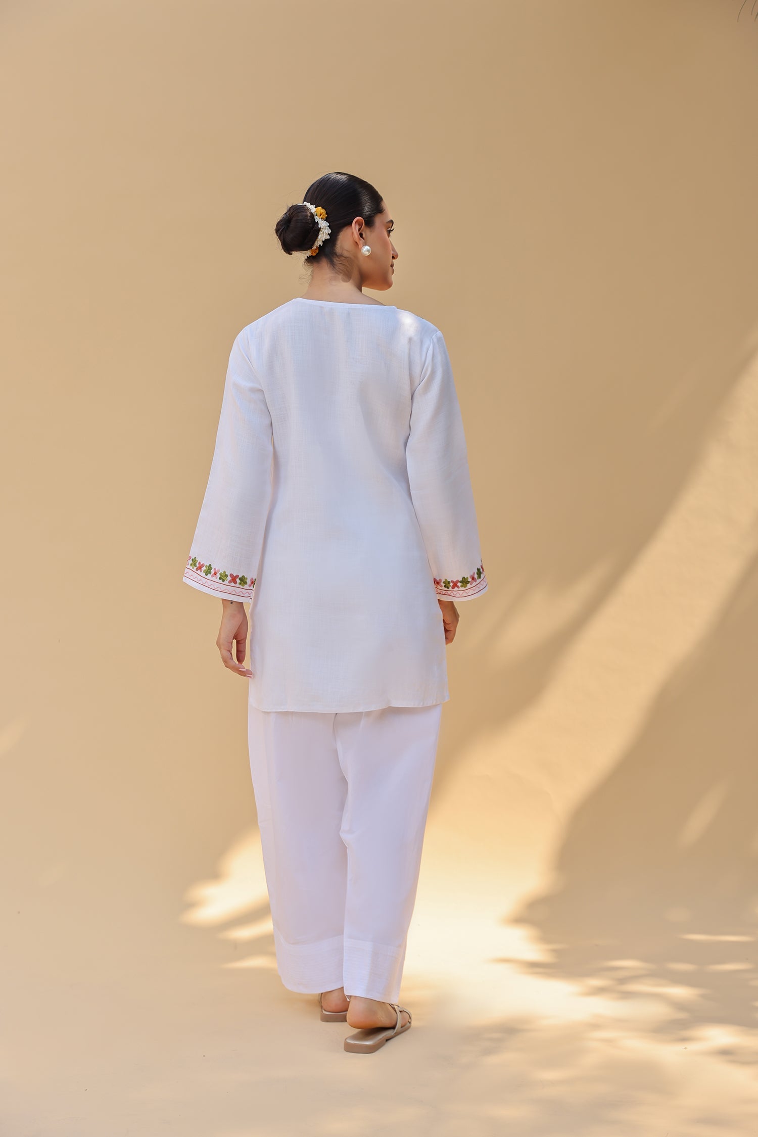 Woolen Kashmiri Aari Short Kurta – White