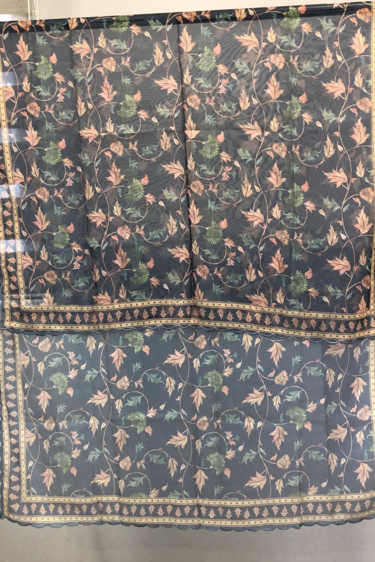 HK_LP35Dupatta/HK_LP35_H.jpg