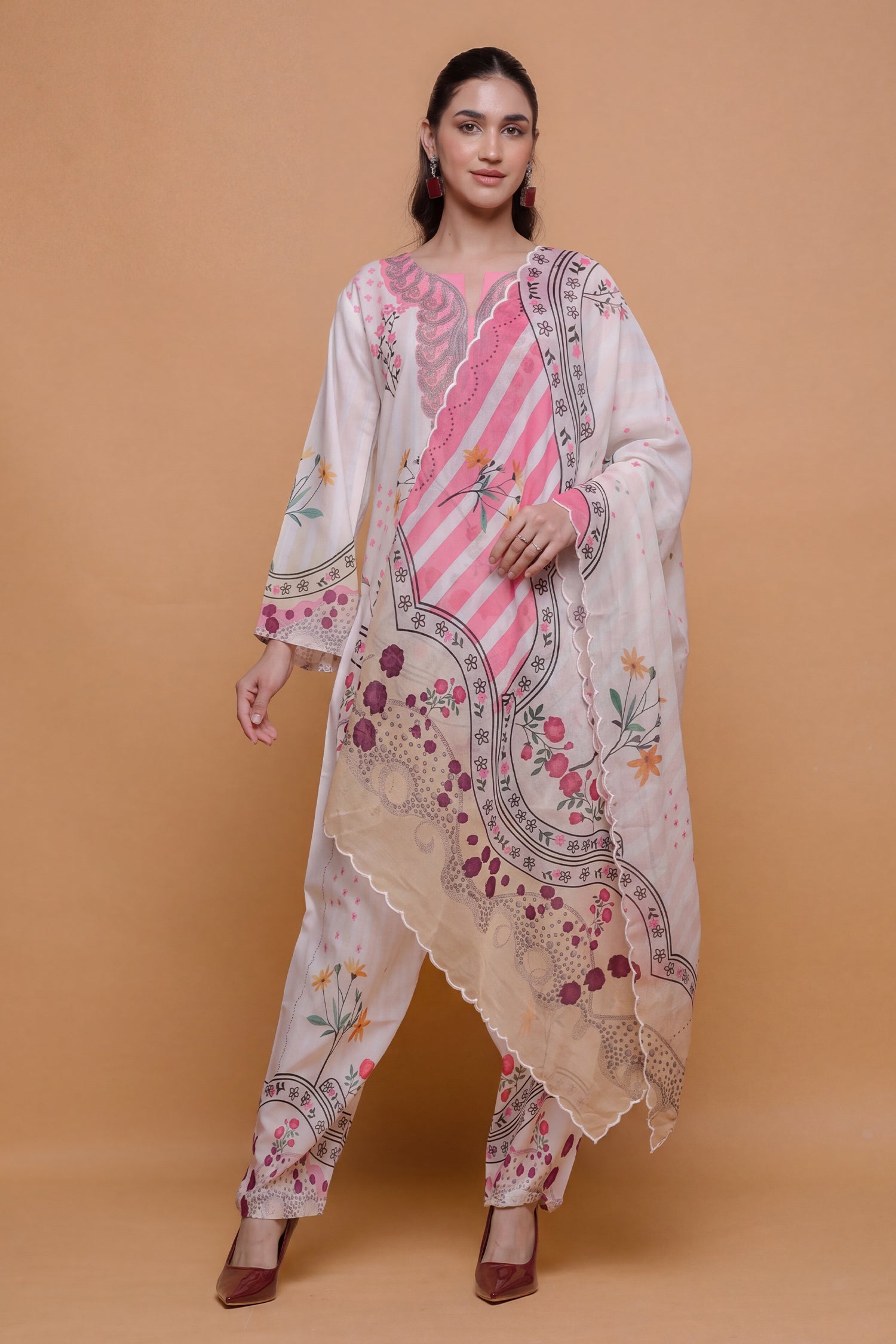 HK_LP39Dupatta/HK_LP39-model1.jpg