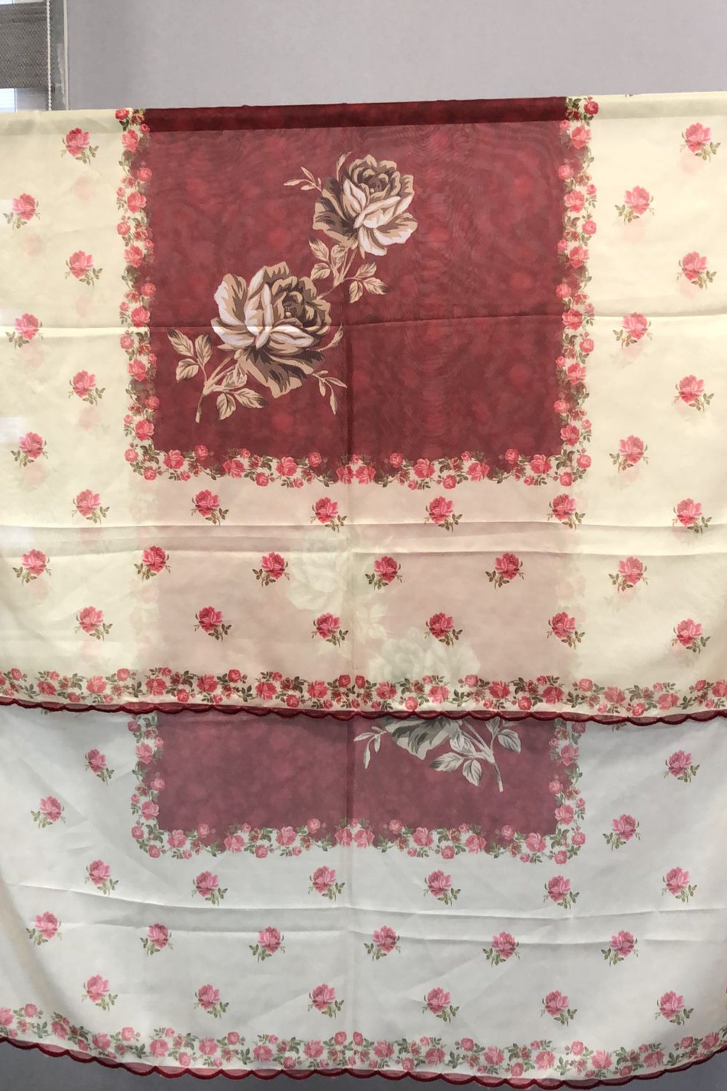 HK_LP47RedDupatta/HK_LP47Red_H.jpg
