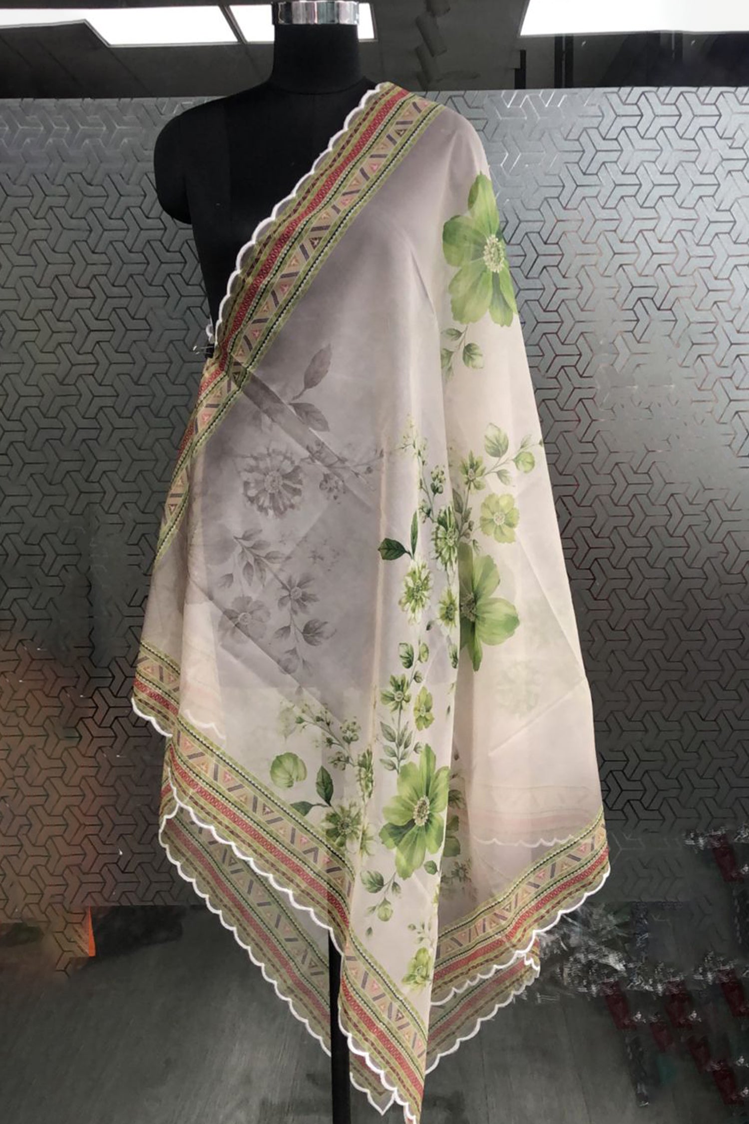 HK_LP48Dupatta/HK_LP48_D.jpg
