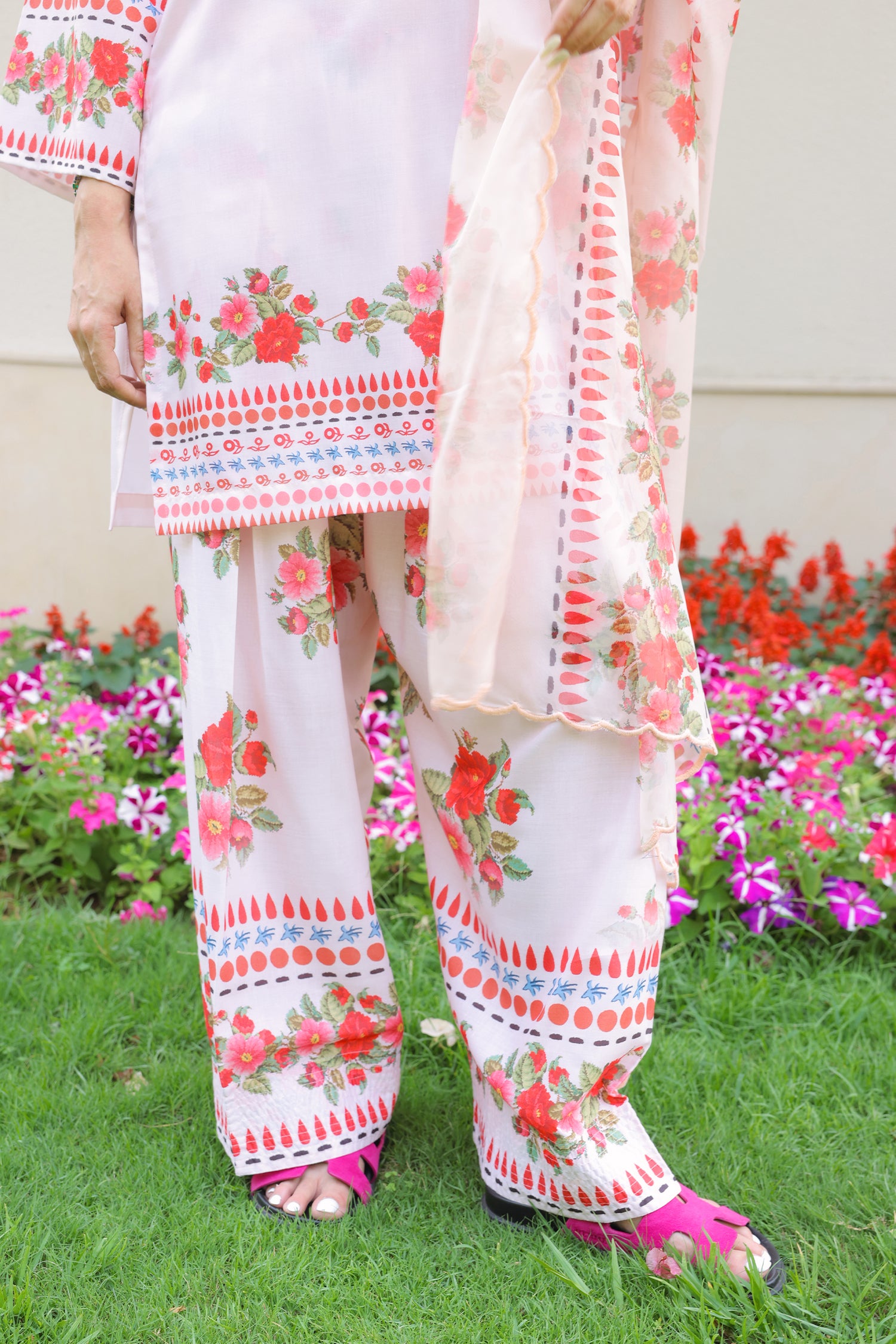 Priyanka x HOK in Blush Pink Floral Printed Lawn Cotton Kurta Set with Farsi Pants